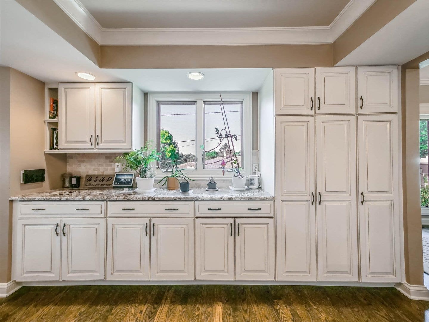 305 N Dale Avenue, McHenry, IL 60050