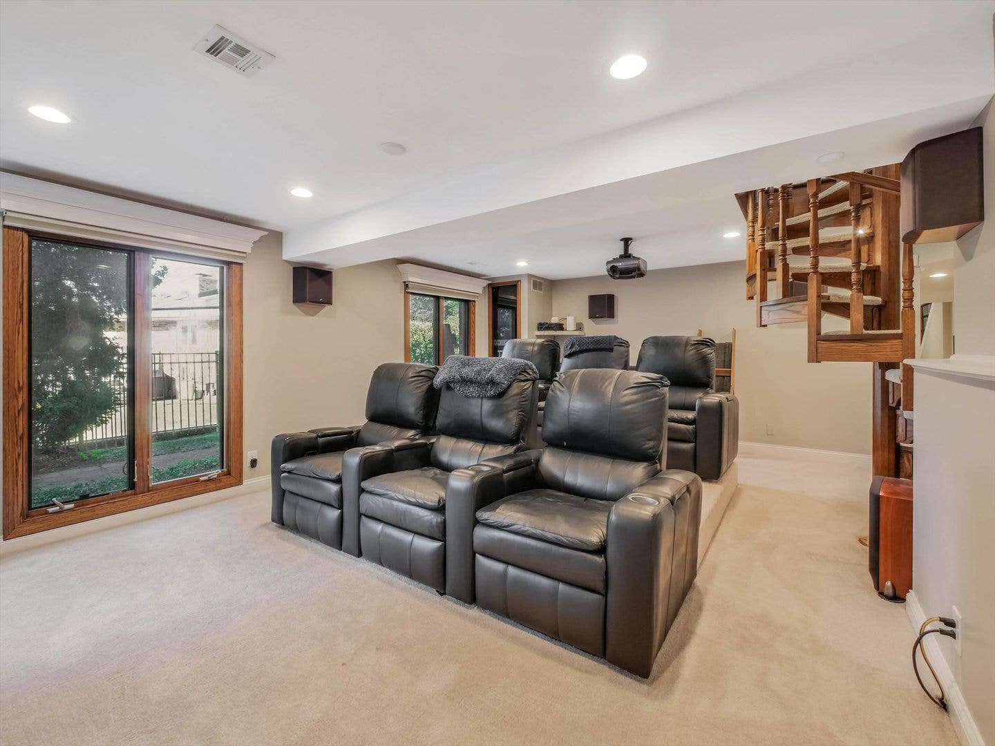 305 N Dale Avenue, McHenry, IL 60050