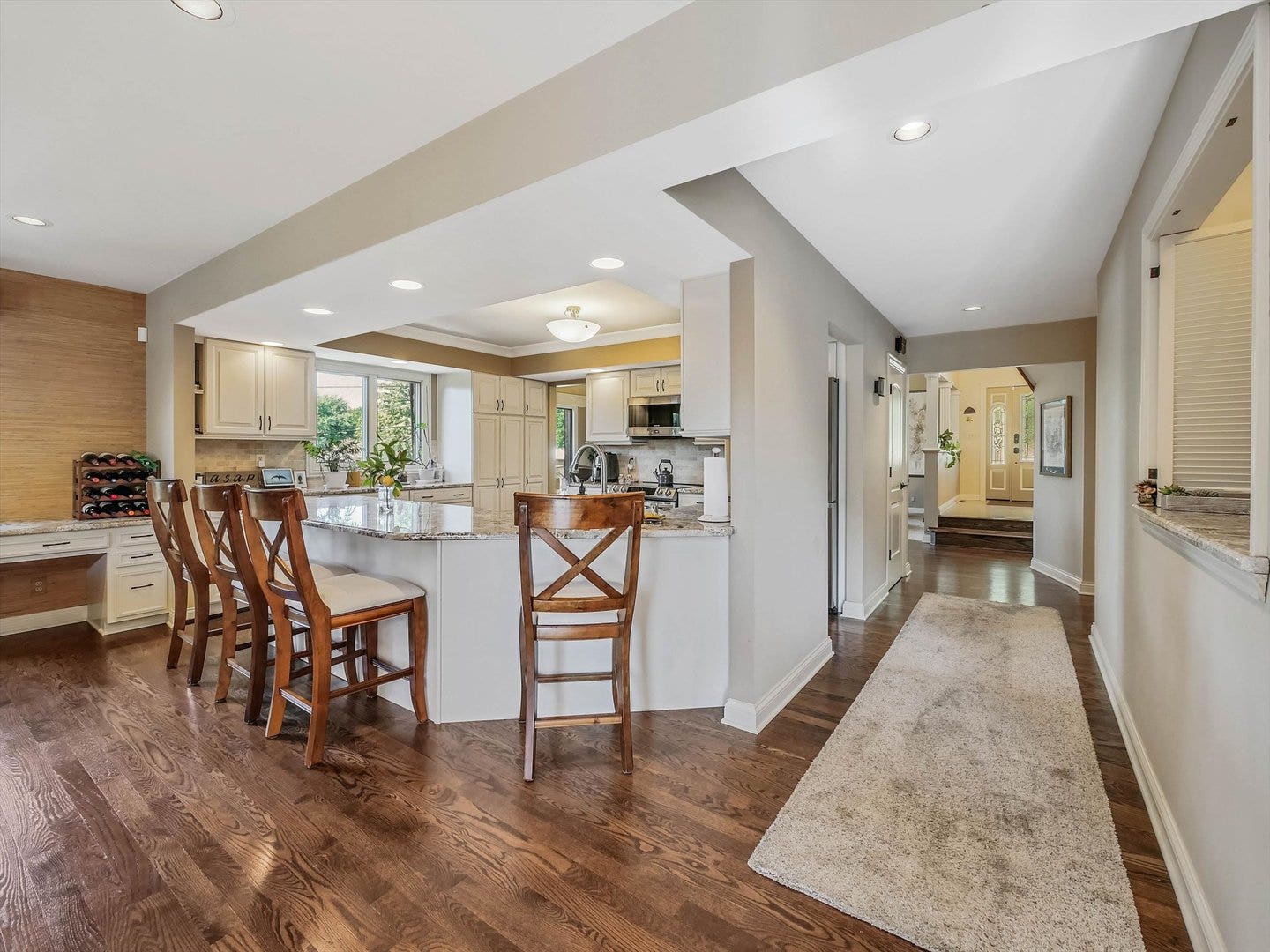 305 N Dale Avenue, McHenry, IL 60050