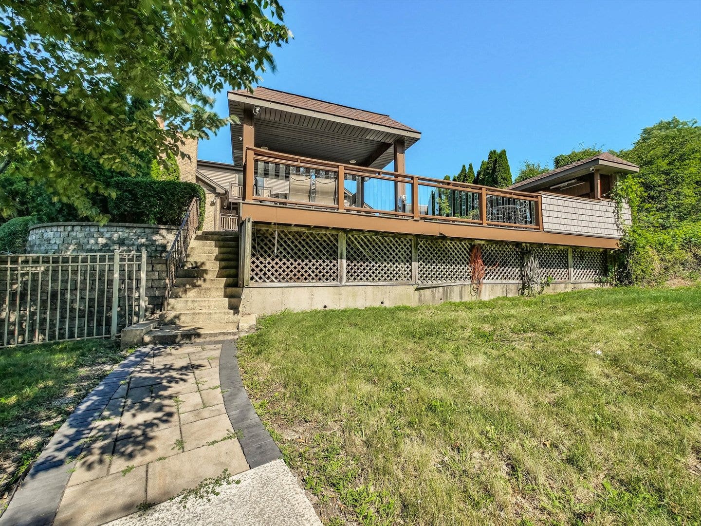 305 N Dale Avenue, McHenry, IL 60050