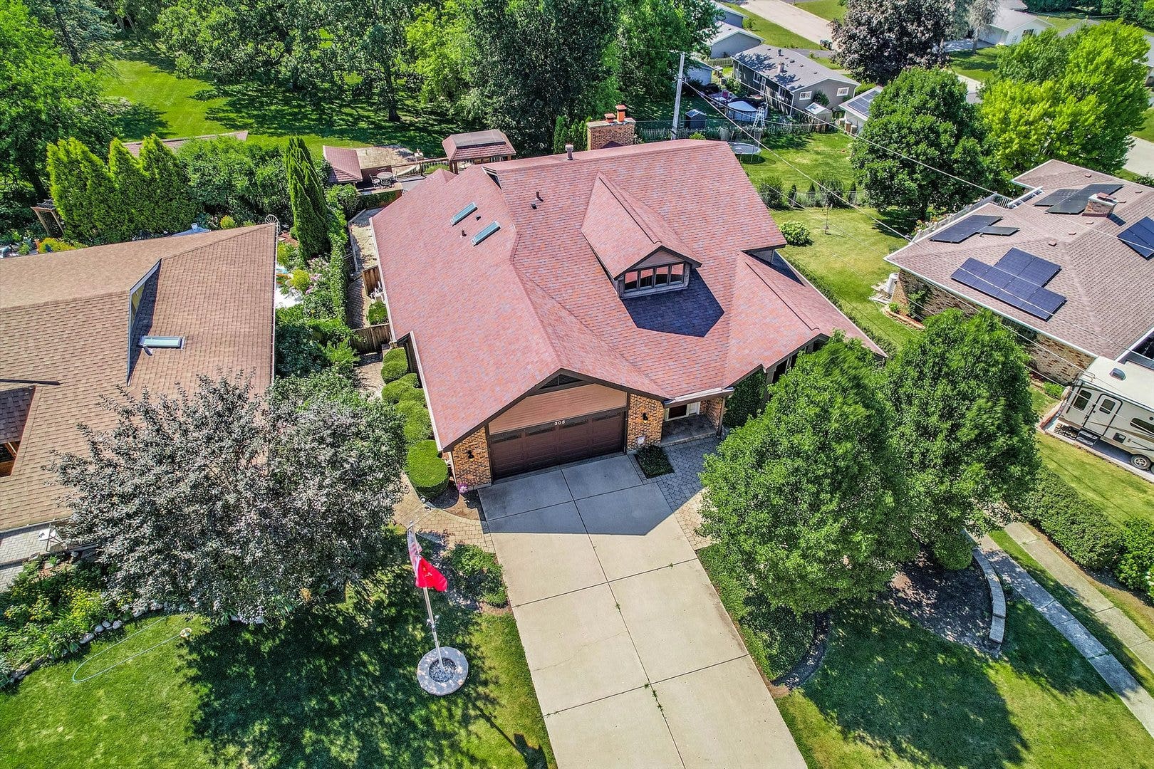 305 N Dale Avenue, McHenry, IL 60050