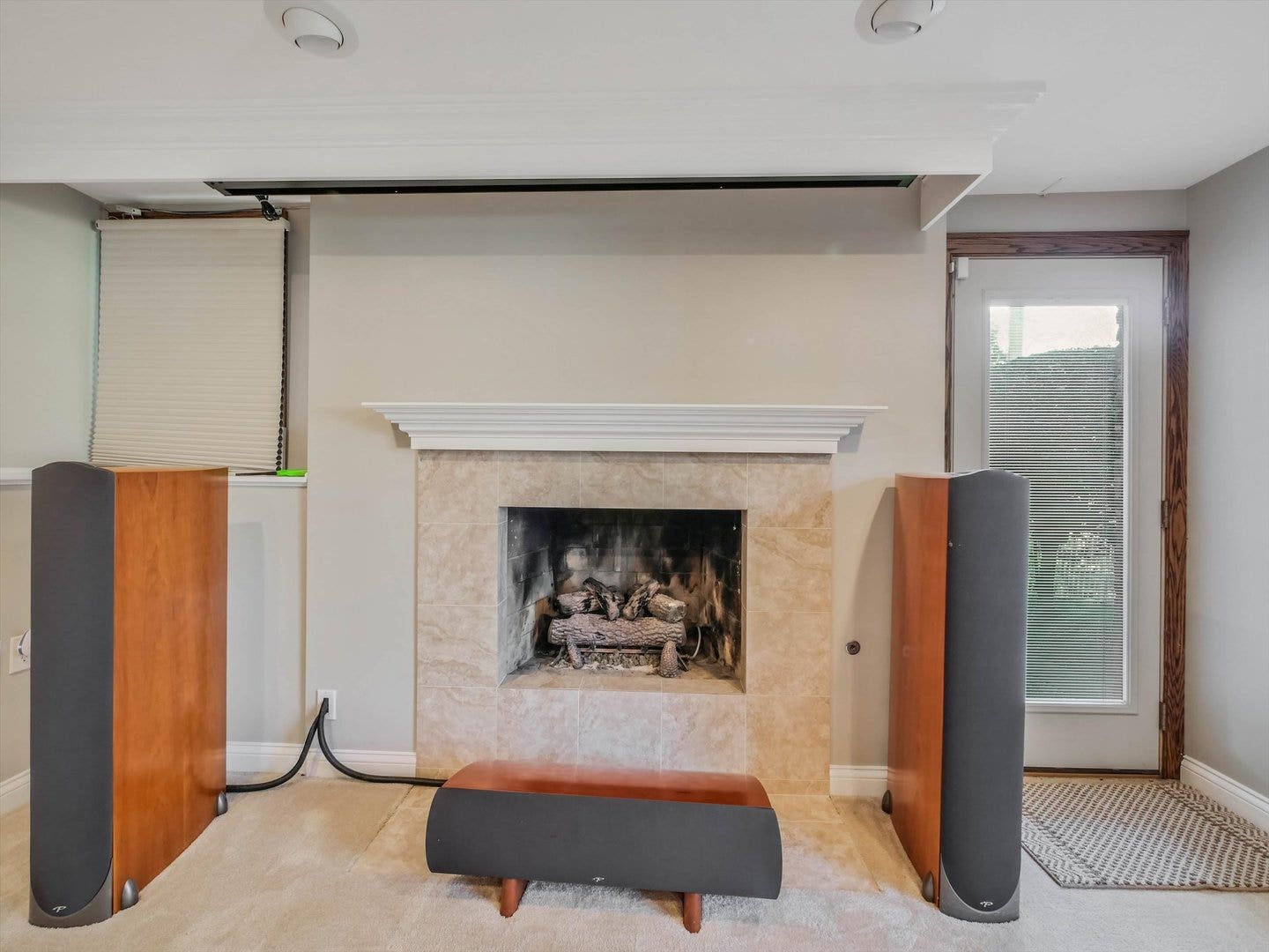 305 N Dale Avenue, McHenry, IL 60050