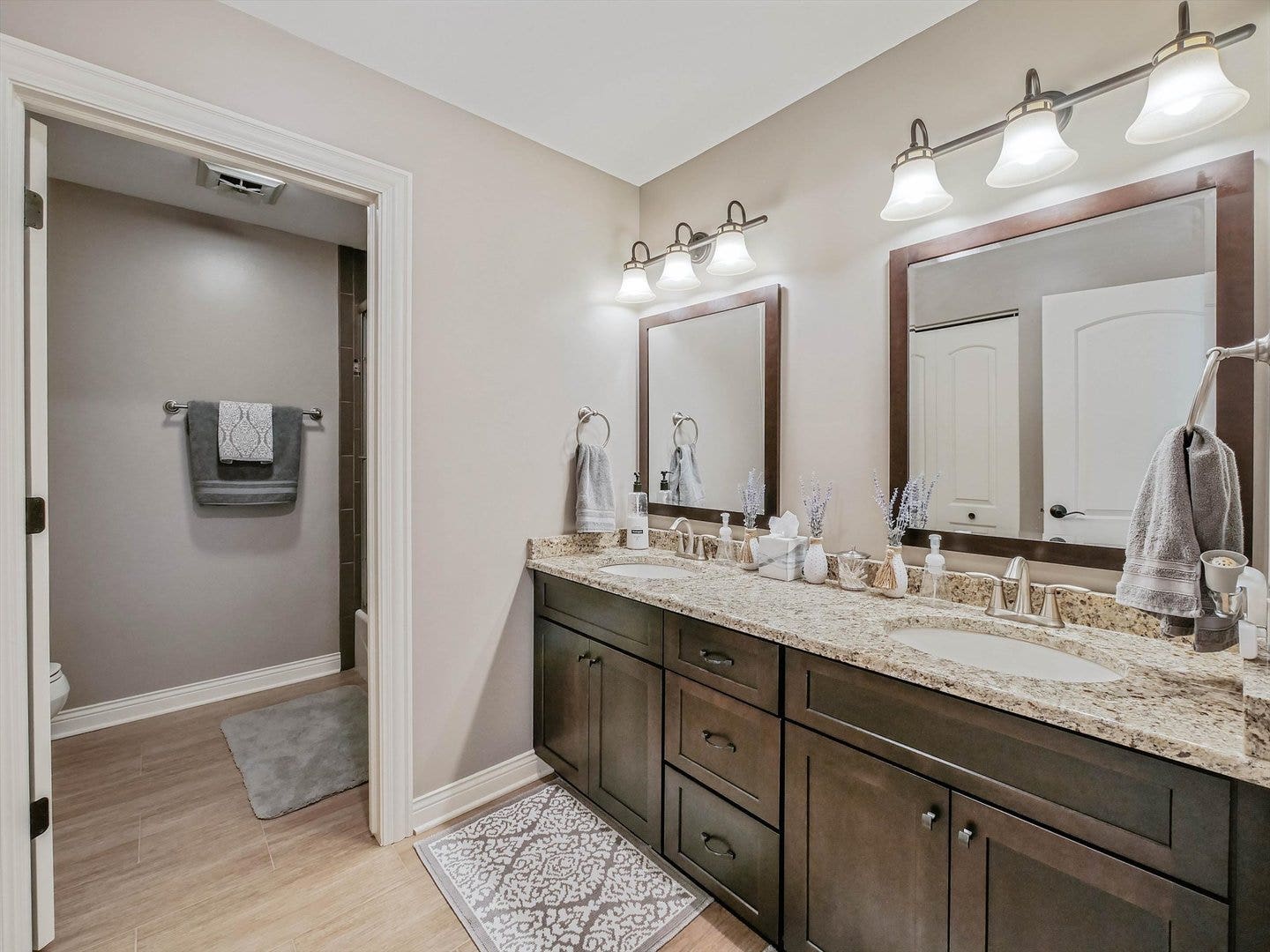 305 N Dale Avenue, McHenry, IL 60050