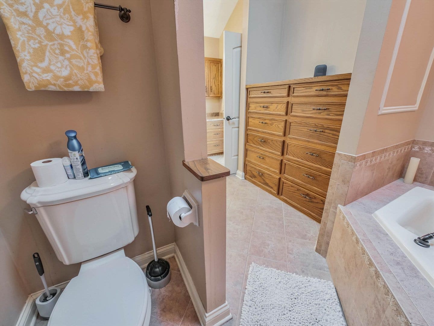 305 N Dale Avenue, McHenry, IL 60050