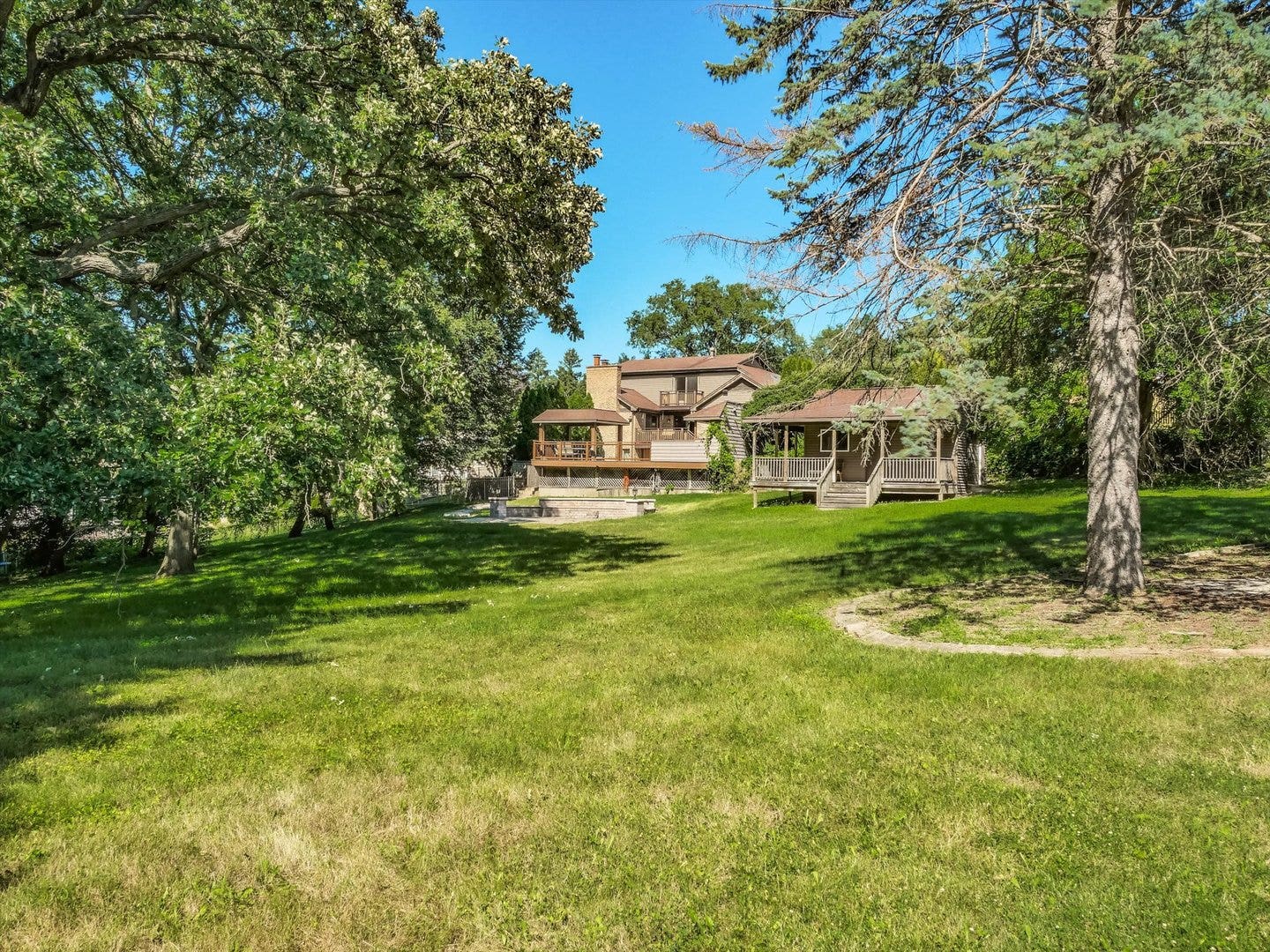 305 N Dale Avenue, McHenry, IL 60050