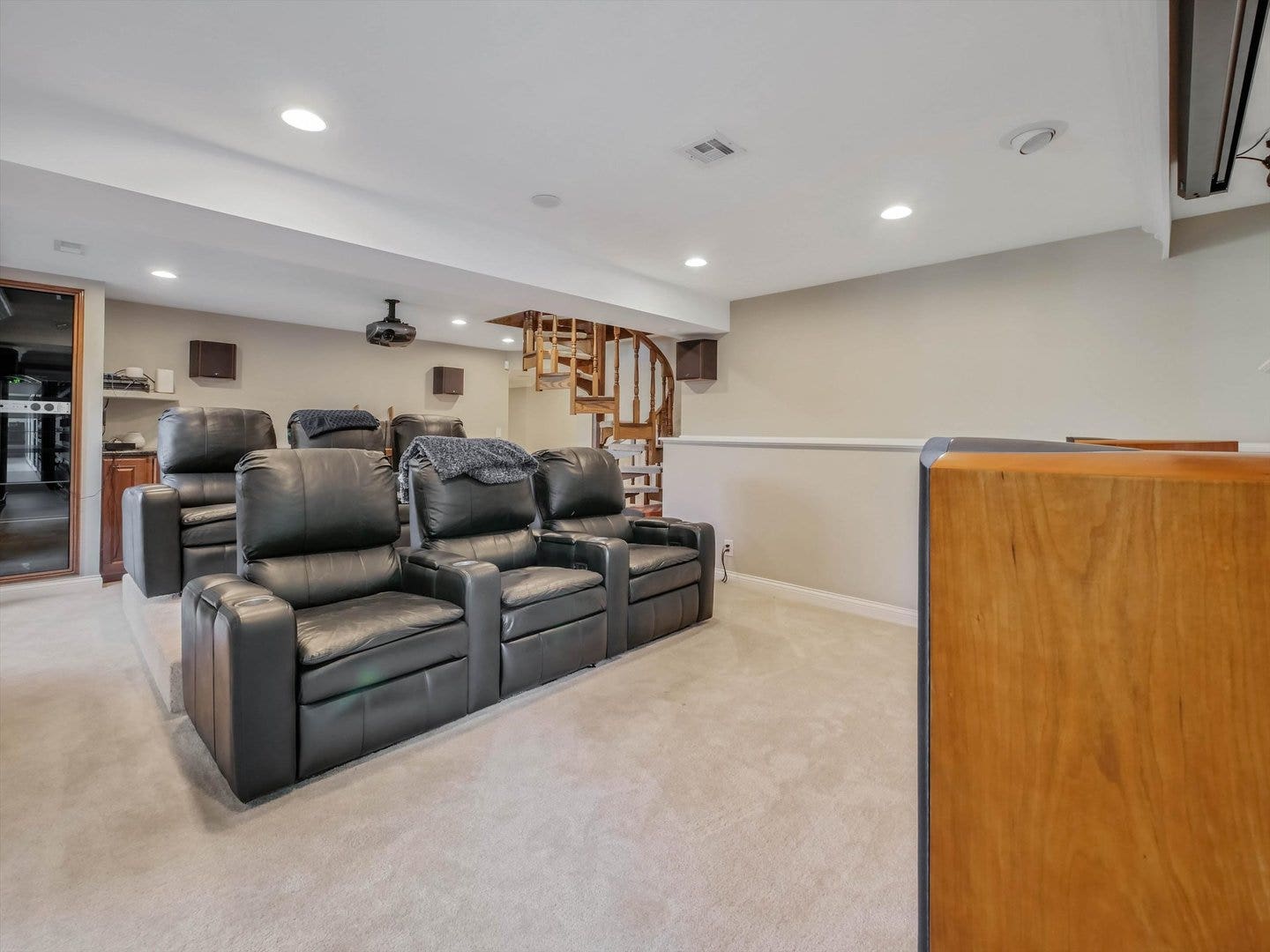 305 N Dale Avenue, McHenry, IL 60050