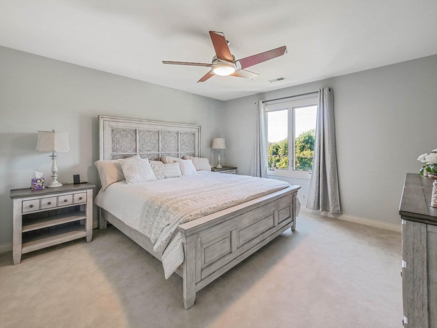 305 N Dale Avenue, McHenry, IL 60050