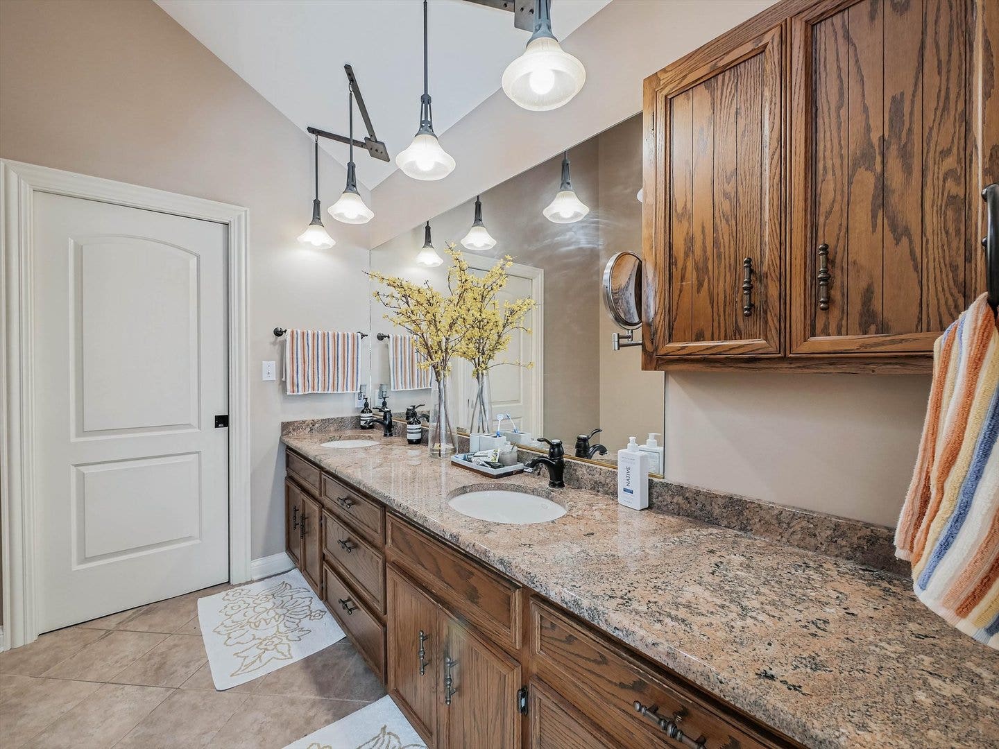 305 N Dale Avenue, McHenry, IL 60050