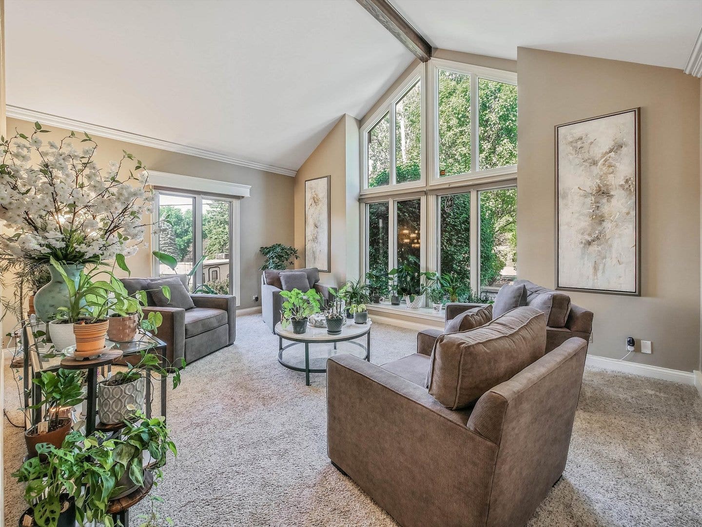 305 N Dale Avenue, McHenry, IL 60050