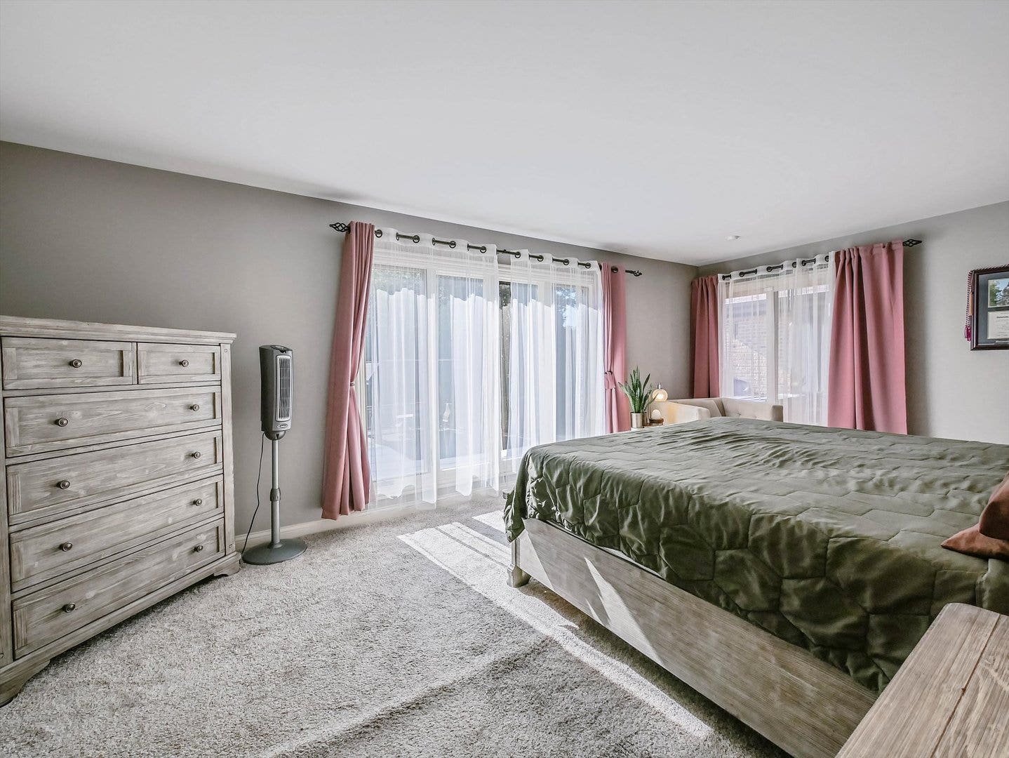 305 N Dale Avenue, McHenry, IL 60050