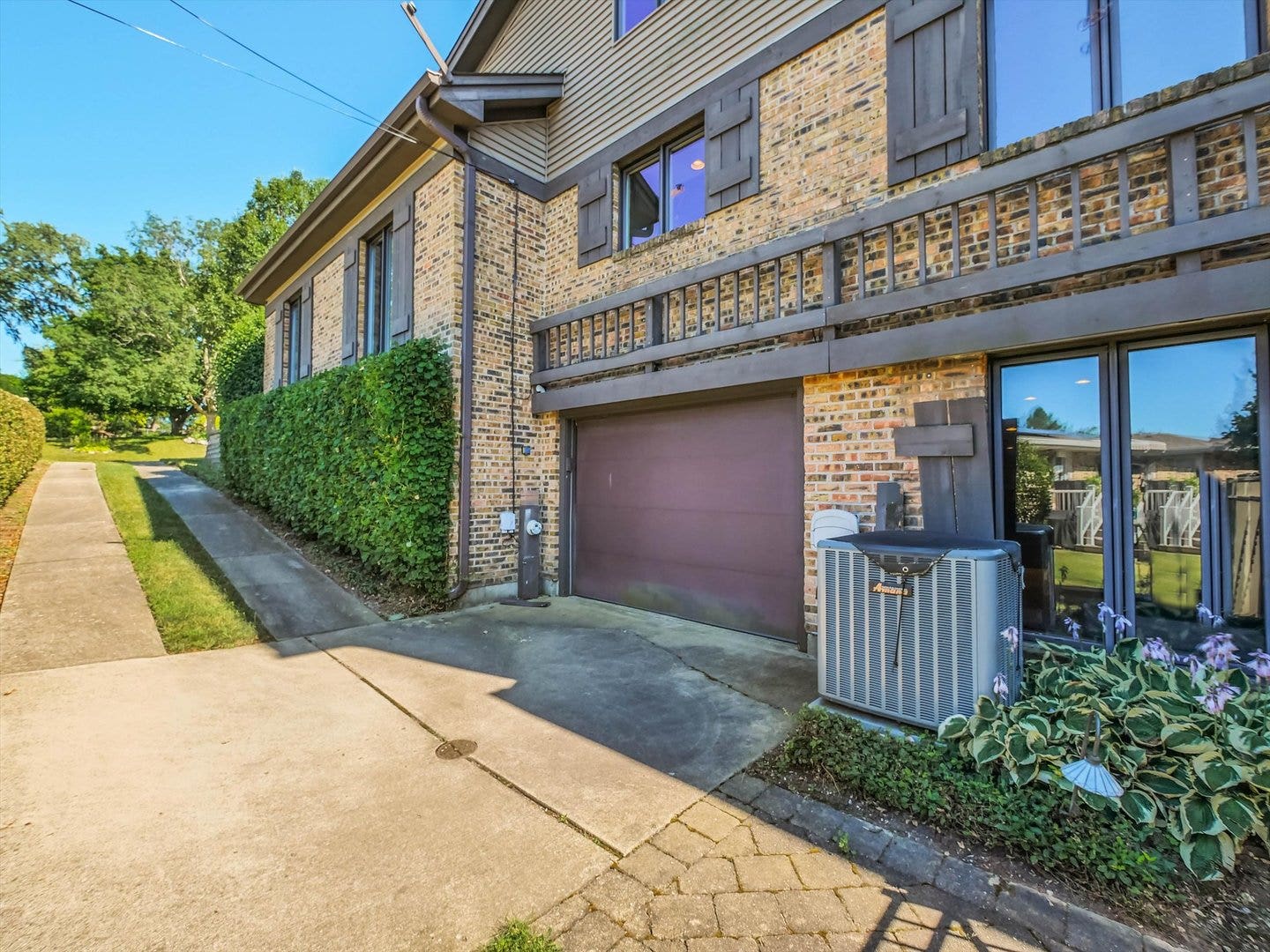 305 N Dale Avenue, McHenry, IL 60050
