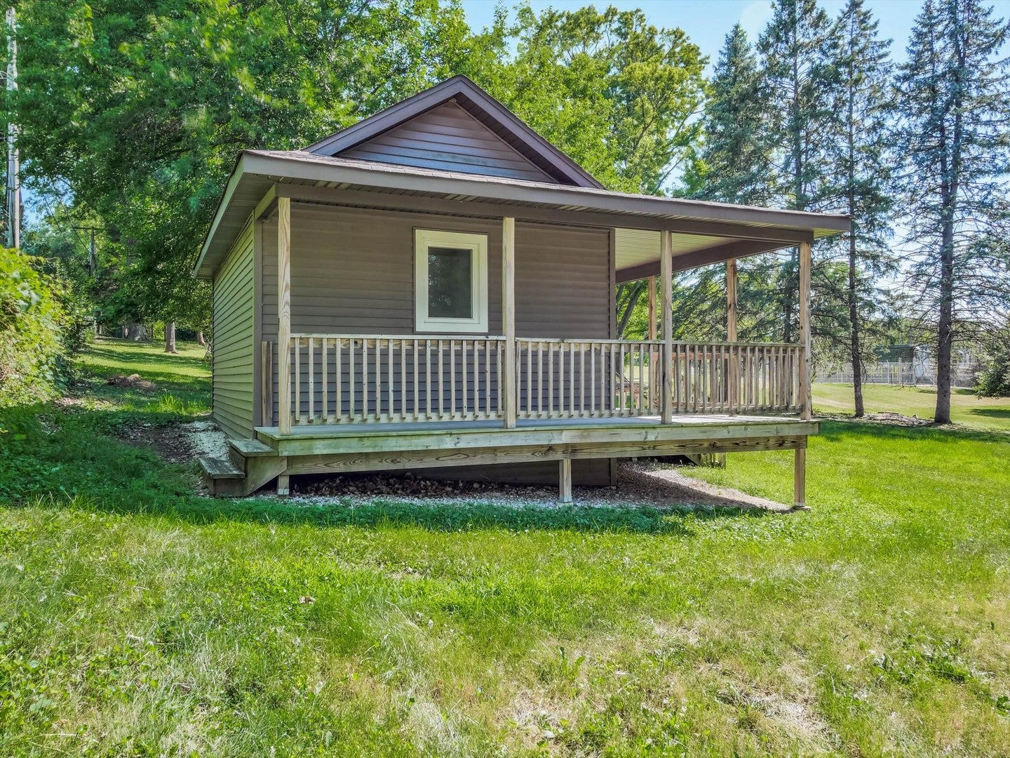 305 N Dale Avenue, McHenry, IL 60050