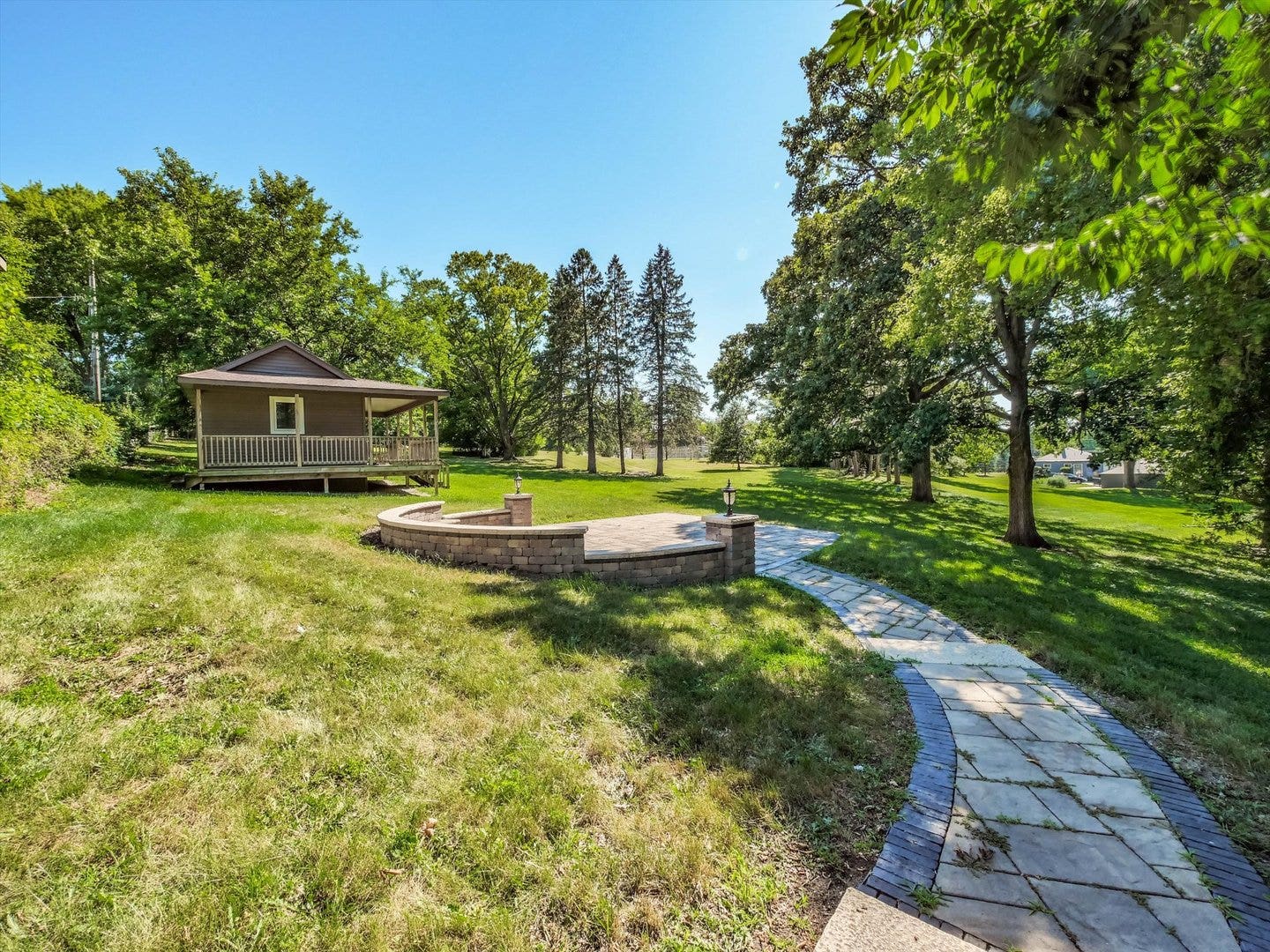 305 N Dale Avenue, McHenry, IL 60050