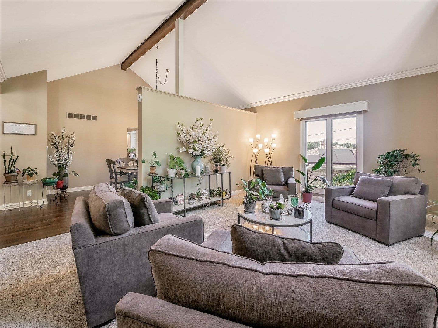 305 N Dale Avenue, McHenry, IL 60050