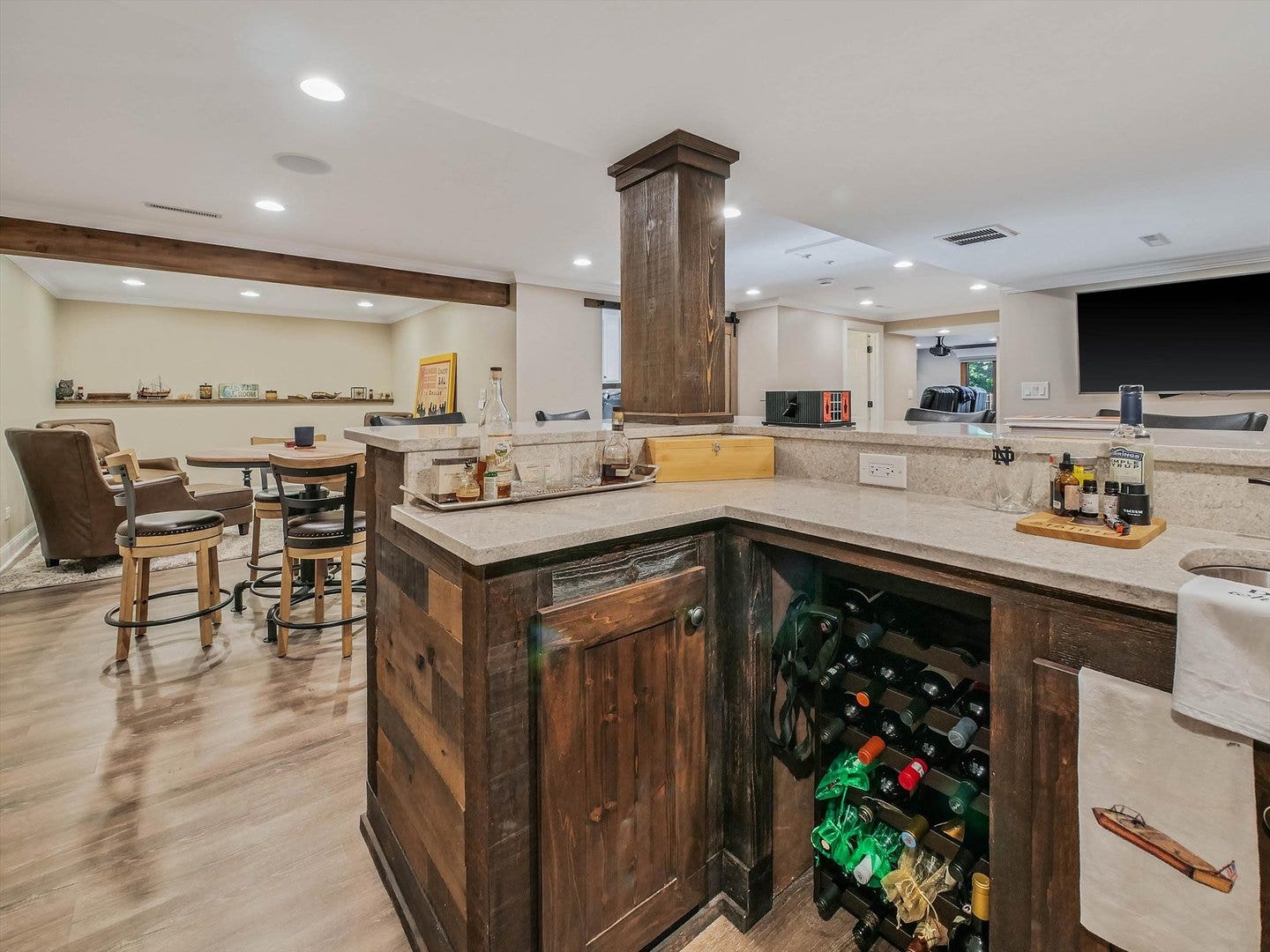 305 N Dale Avenue, McHenry, IL 60050