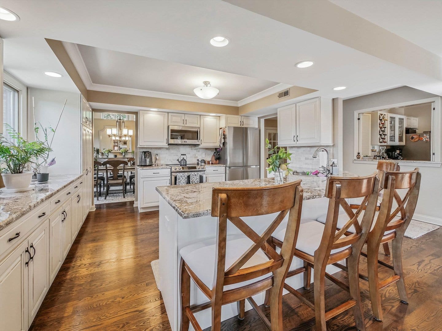305 N Dale Avenue, McHenry, IL 60050