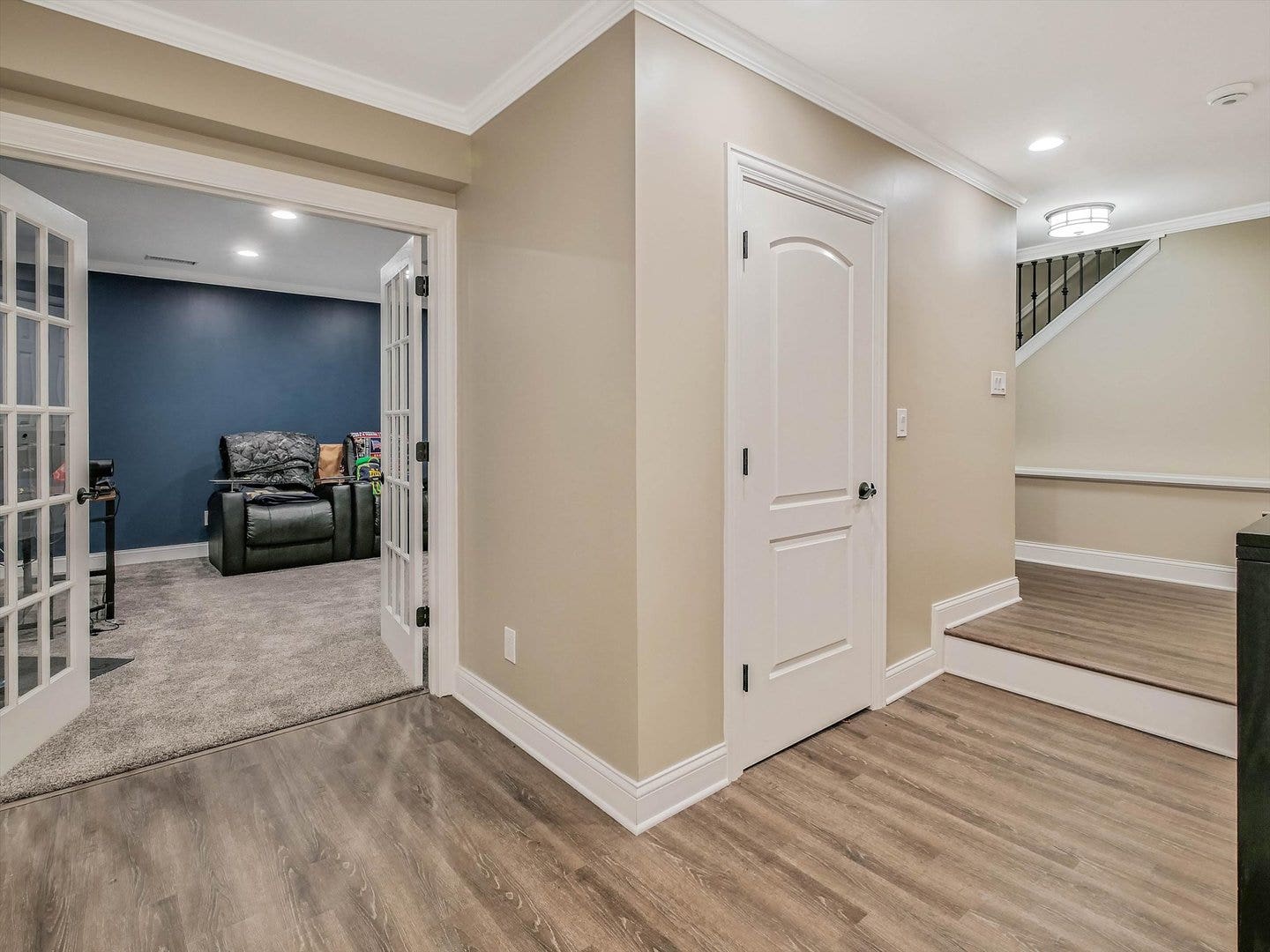 305 N Dale Avenue, McHenry, IL 60050