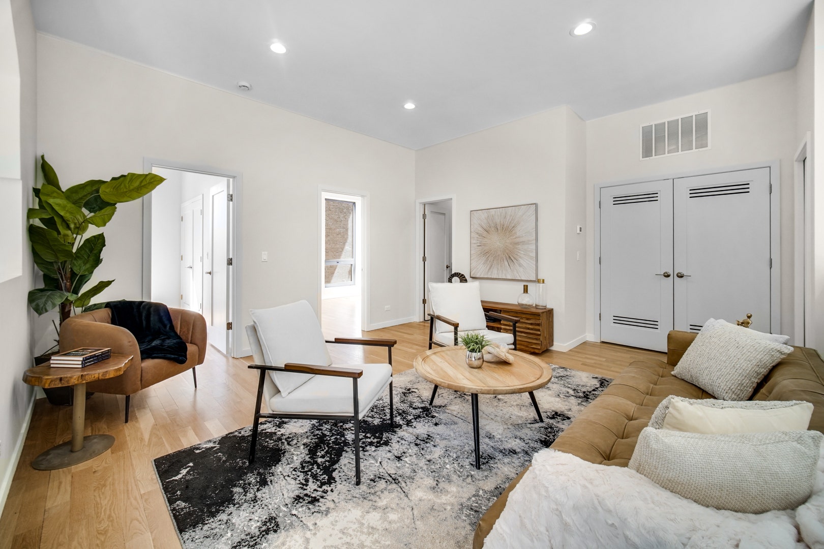 6218 S Woodlawn Avenue, #E, Chicago, IL 60637 6218 S Woodlawn Avenue, #E, Chicago, IL 60637