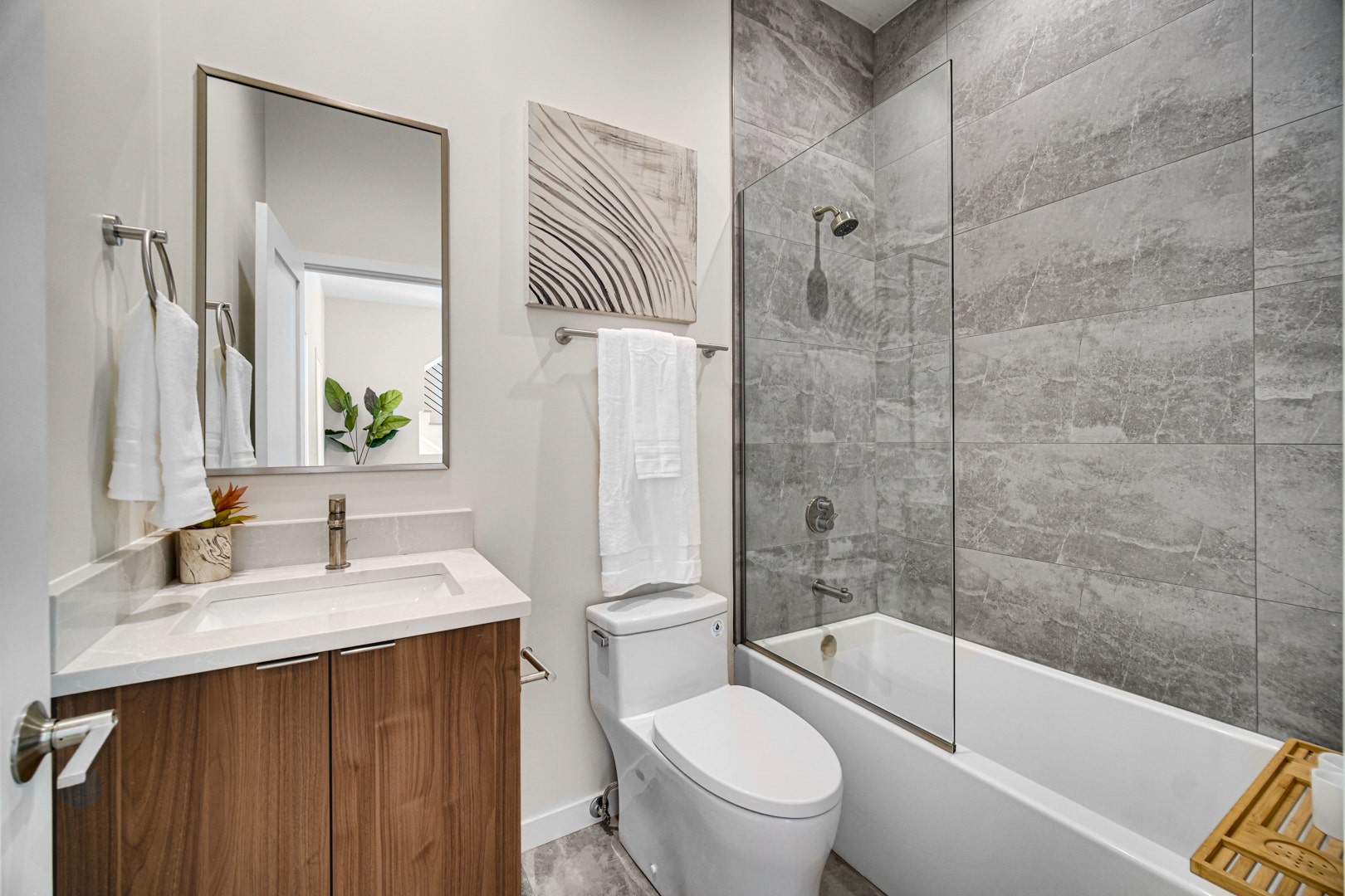 6218 S Woodlawn Avenue, #E, Chicago, IL 60637 6218 S Woodlawn Avenue, #E, Chicago, IL 60637