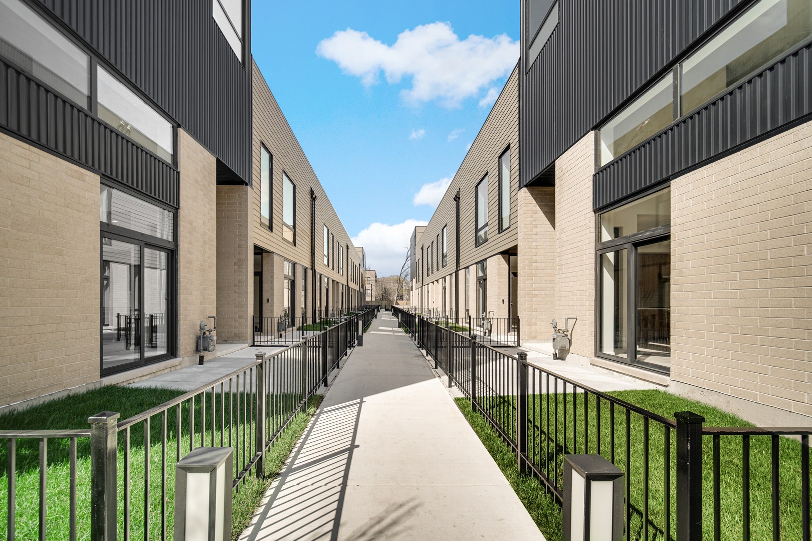 6218 S Woodlawn Avenue, #E, Chicago, IL 60637 6218 S Woodlawn Avenue, #E, Chicago, IL 60637