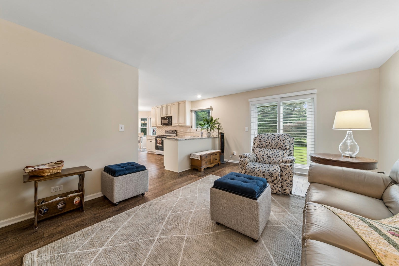 2860 Weld Road, Elgin, IL 60124 2860 Weld Road, Elgin, IL 60124