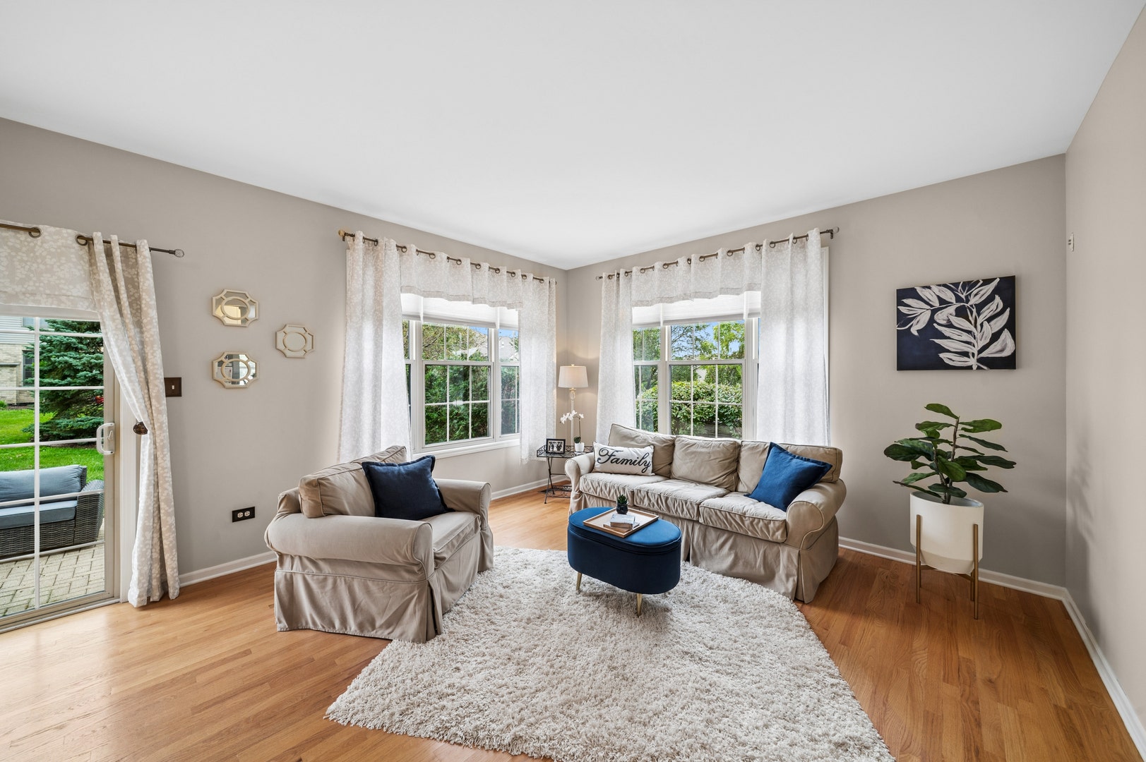 9046 Mansfield Drive, Tinley Park, IL 60487 9046 Mansfield Drive, Tinley Park, IL 60487