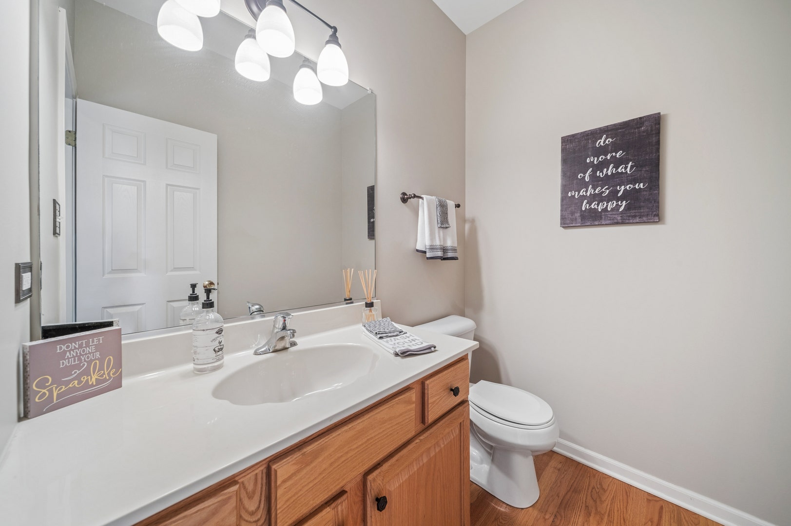 9046 Mansfield Drive, Tinley Park, IL 60487 9046 Mansfield Drive, Tinley Park, IL 60487