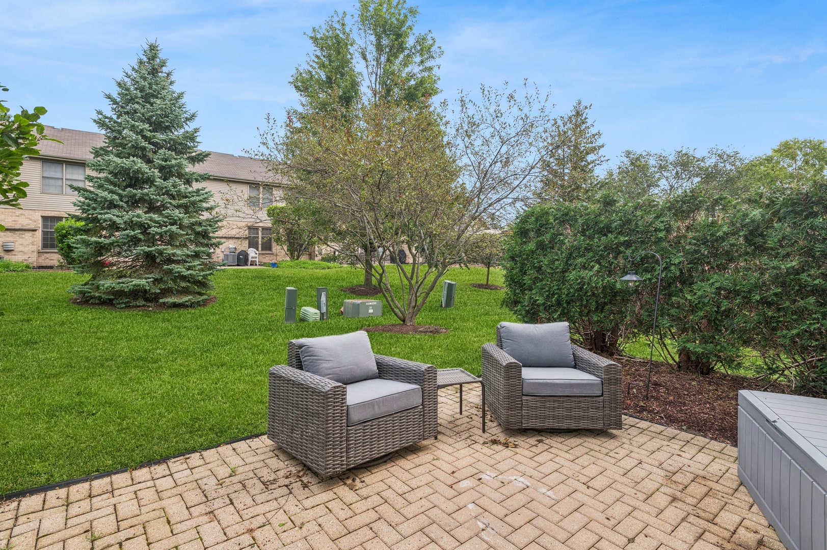 9046 Mansfield Drive, Tinley Park, IL 60487 9046 Mansfield Drive, Tinley Park, IL 60487
