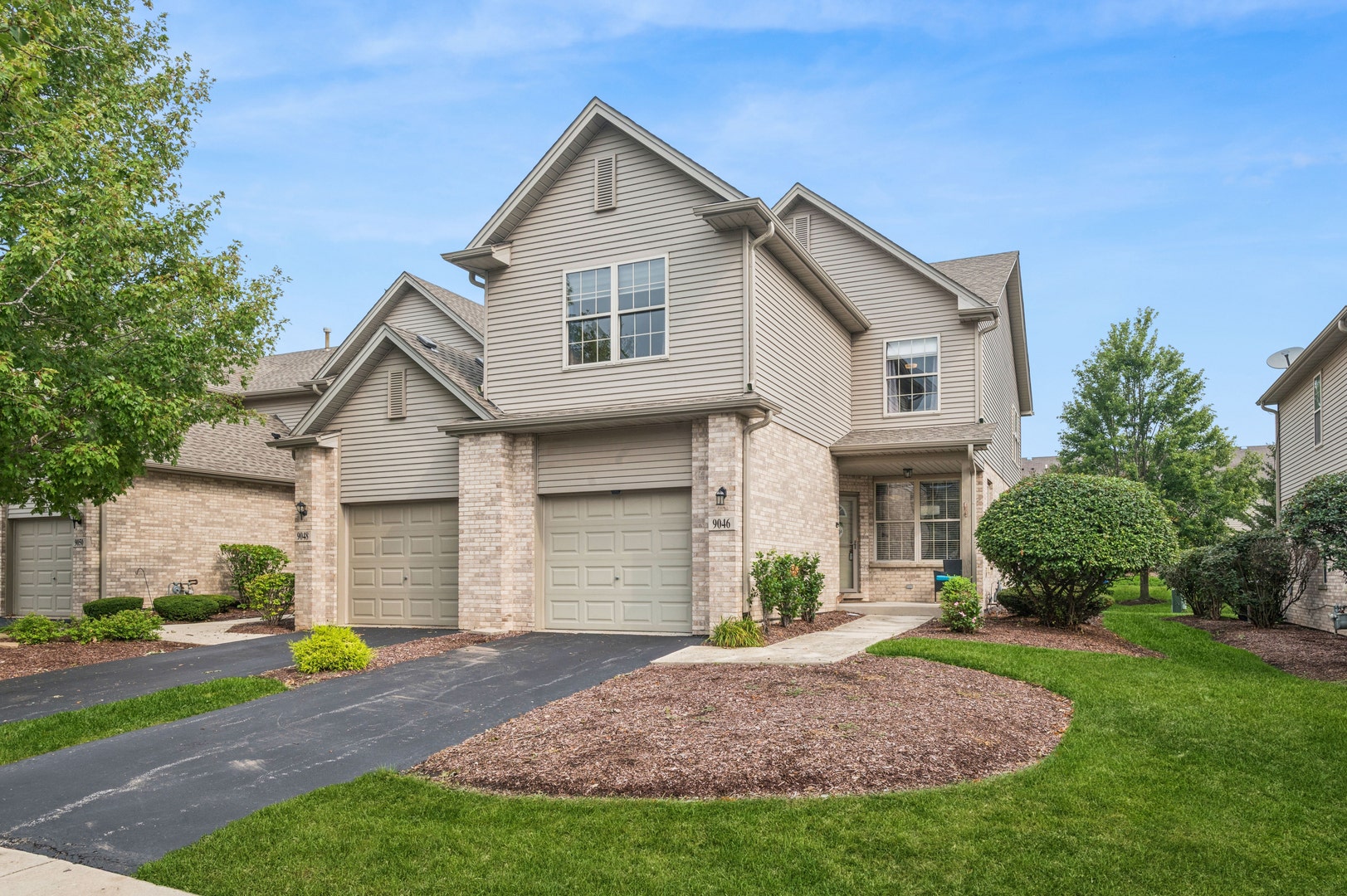 9046 Mansfield Drive, Tinley Park, IL 60487 9046 Mansfield Drive, Tinley Park, IL 60487