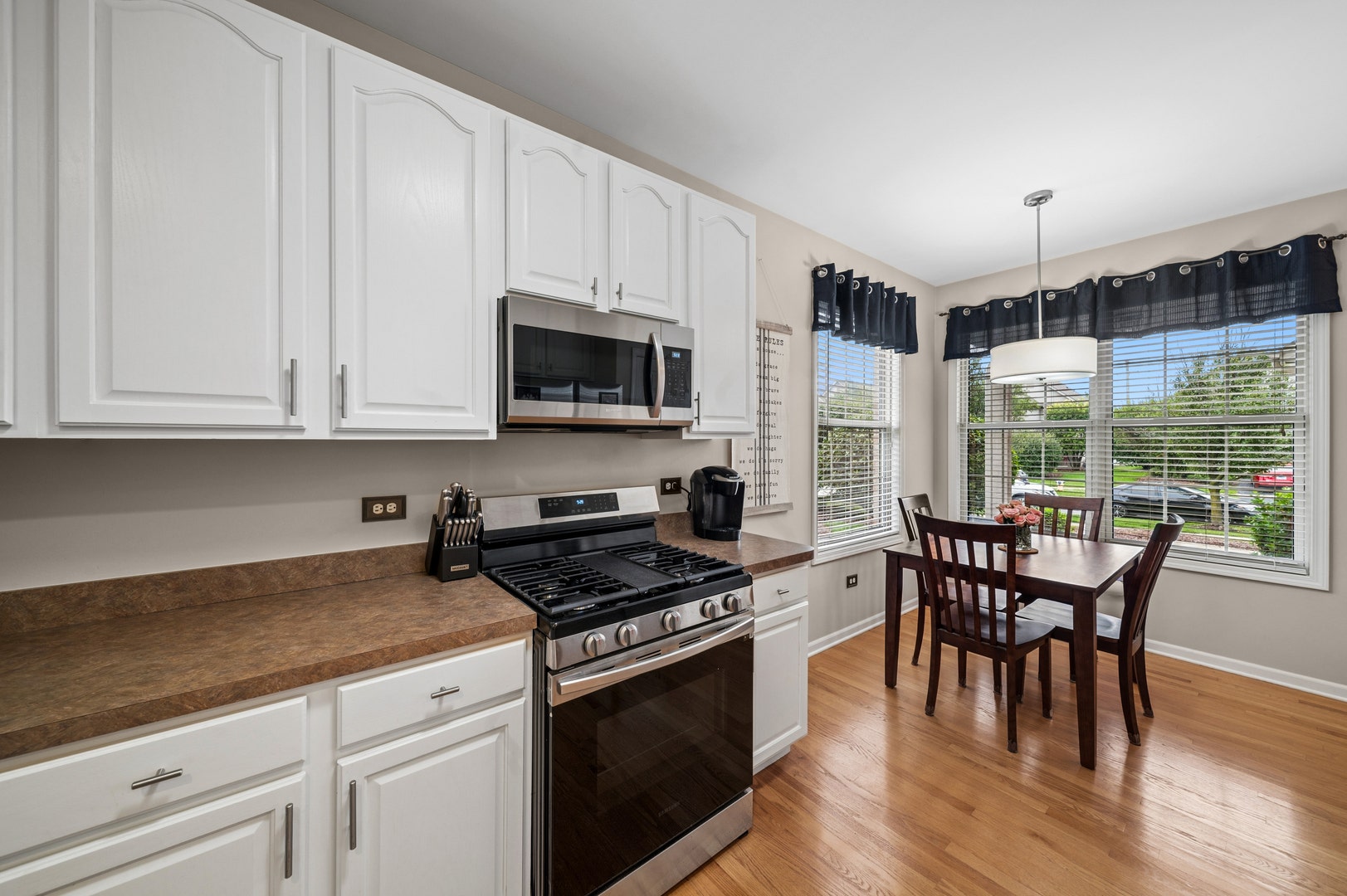 9046 Mansfield Drive, Tinley Park, IL 60487 9046 Mansfield Drive, Tinley Park, IL 60487