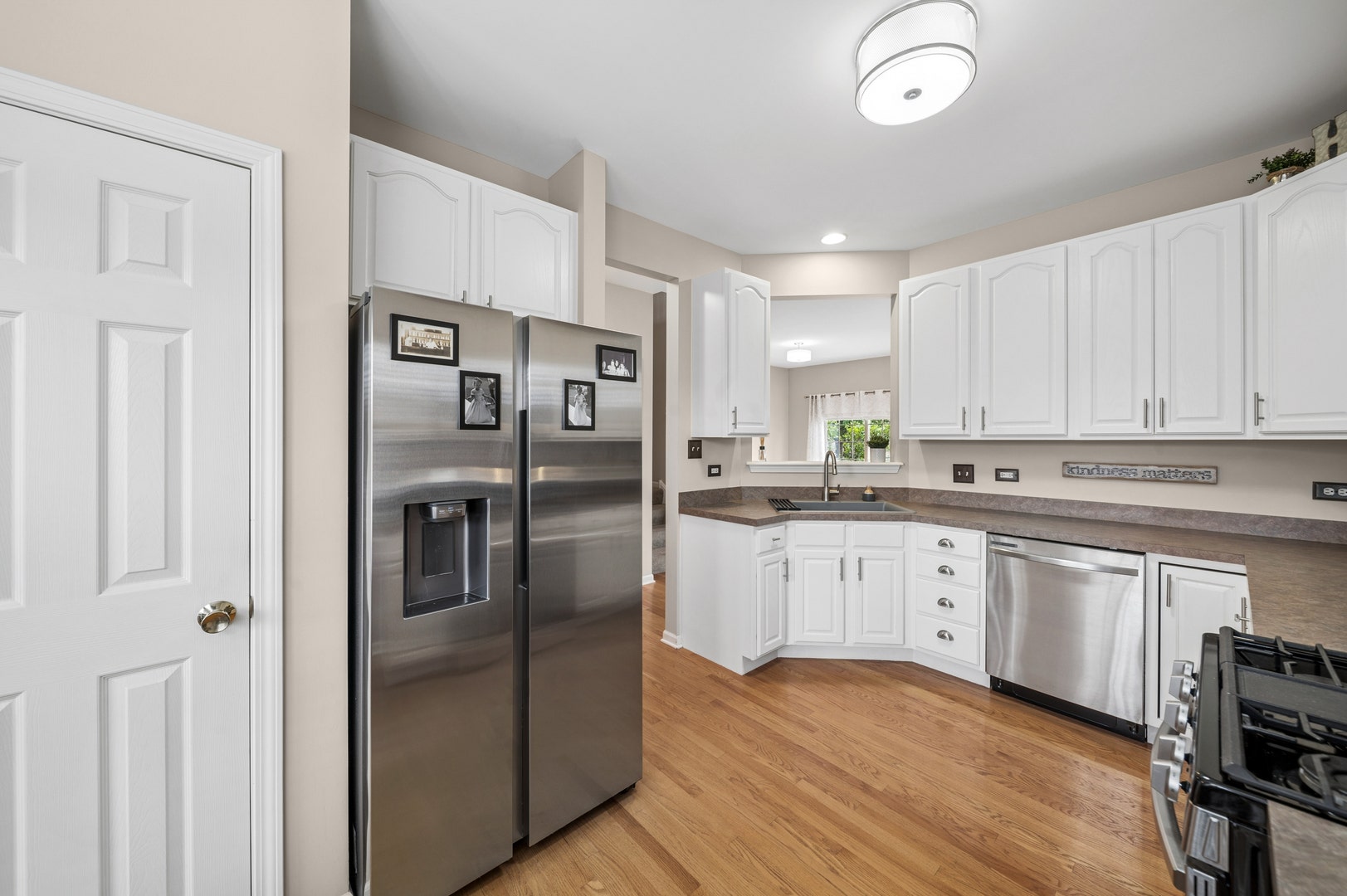 9046 Mansfield Drive, Tinley Park, IL 60487 9046 Mansfield Drive, Tinley Park, IL 60487