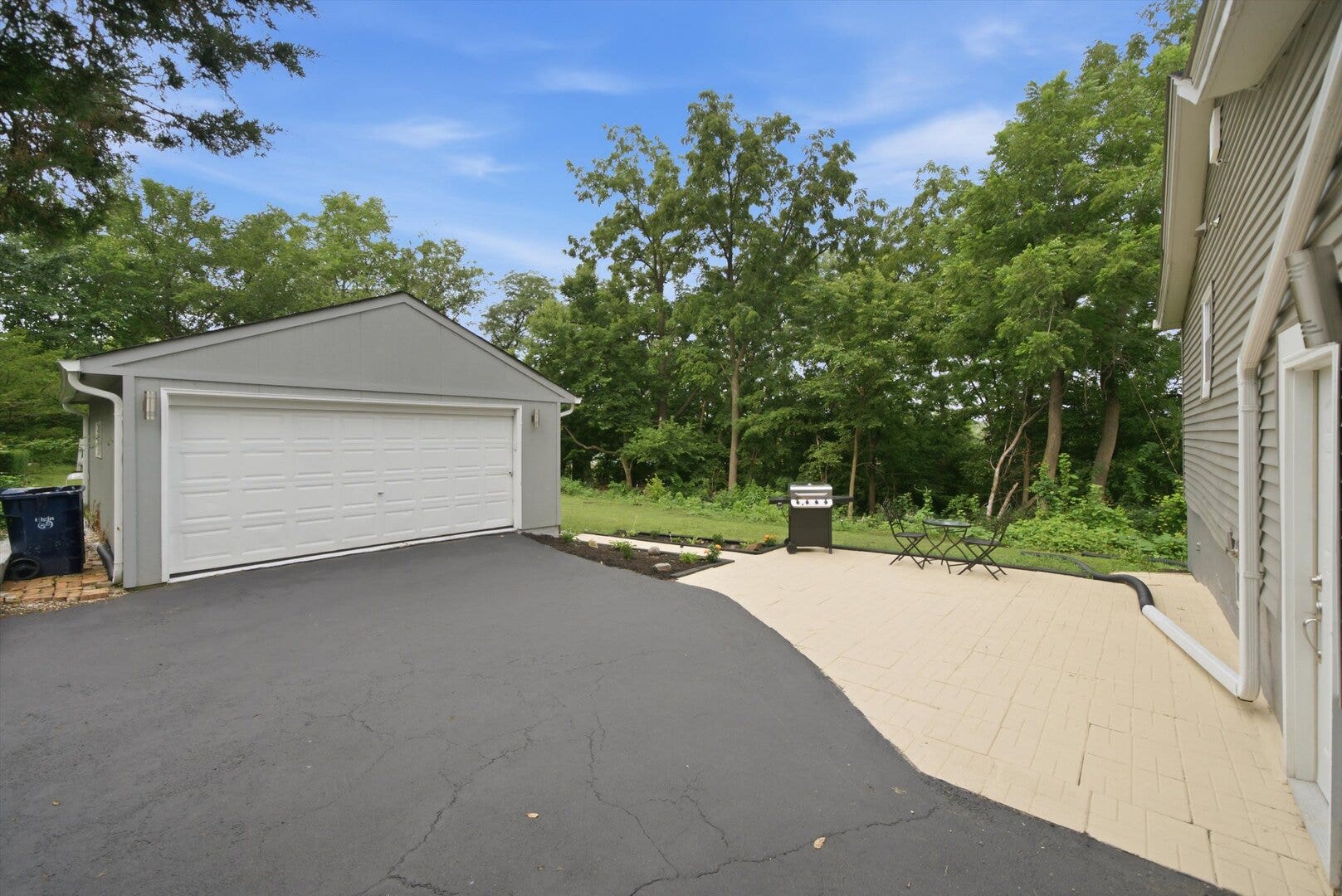 303 Dwight Street, Elgin, IL 60120