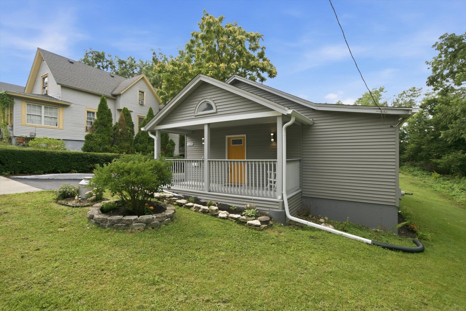 303 Dwight Street, Elgin, IL 60120