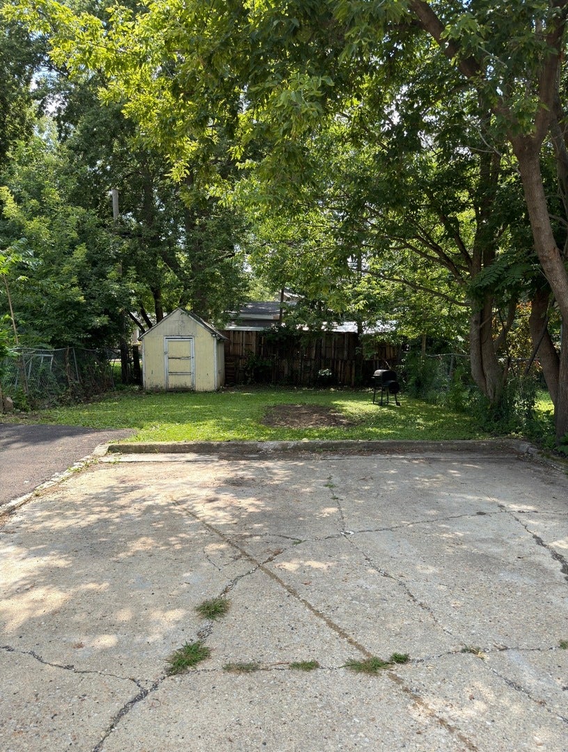 727 Superior Street, Aurora, IL 60505 727 Superior Street, Aurora, IL 60505