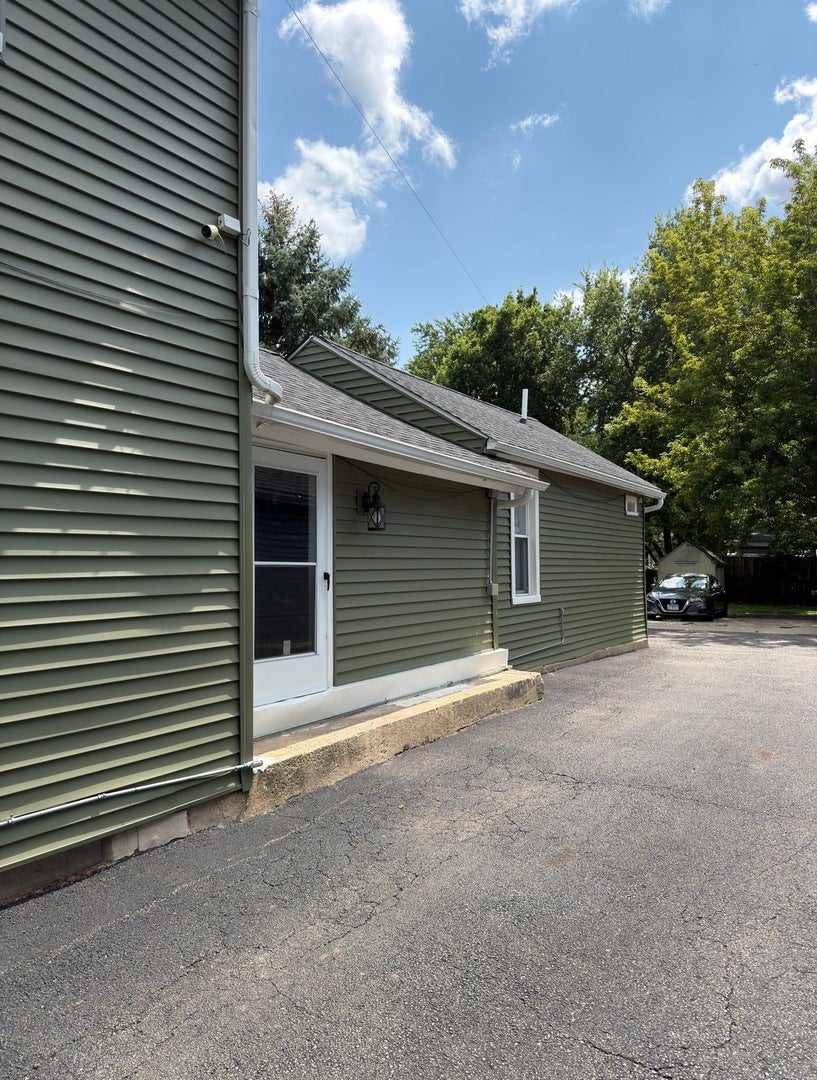 727 Superior Street, Aurora, IL 60505 727 Superior Street, Aurora, IL 60505