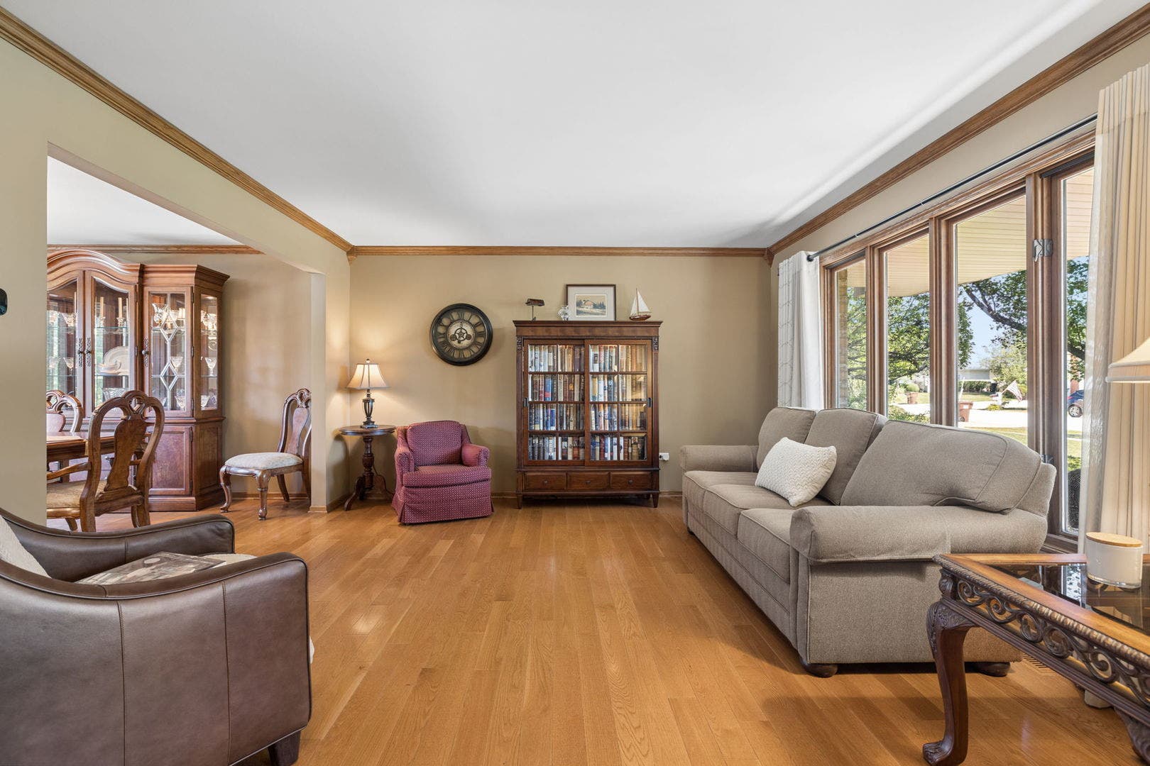 8130 Edgebrook Lane, Tinley Park, IL 60487 8130 Edgebrook Lane, Tinley Park, IL 60487