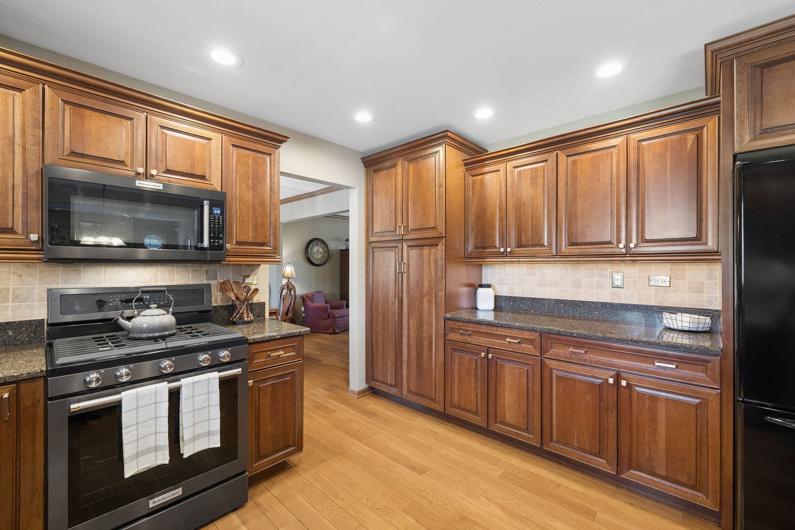 8130 Edgebrook Lane, Tinley Park, IL 60487 8130 Edgebrook Lane, Tinley Park, IL 60487
