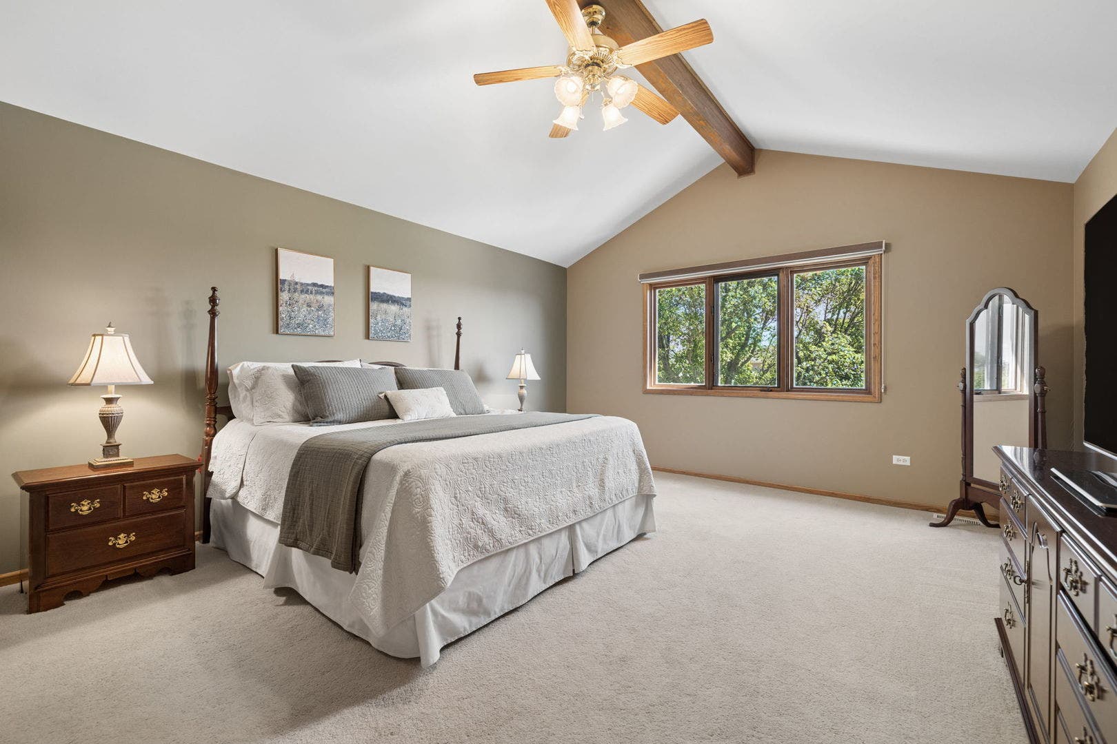8130 Edgebrook Lane, Tinley Park, IL 60487 8130 Edgebrook Lane, Tinley Park, IL 60487