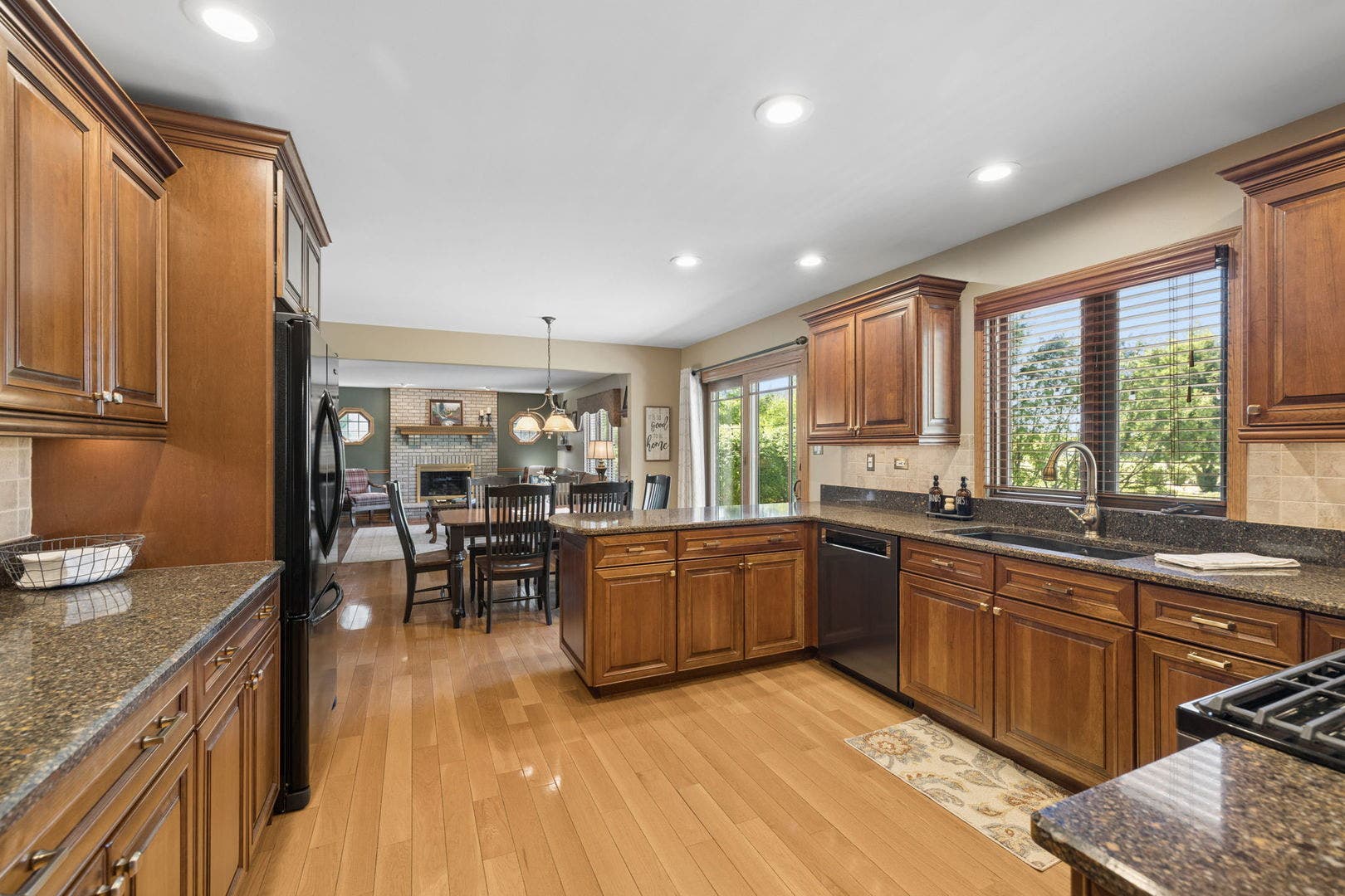 8130 Edgebrook Lane, Tinley Park, IL 60487 8130 Edgebrook Lane, Tinley Park, IL 60487