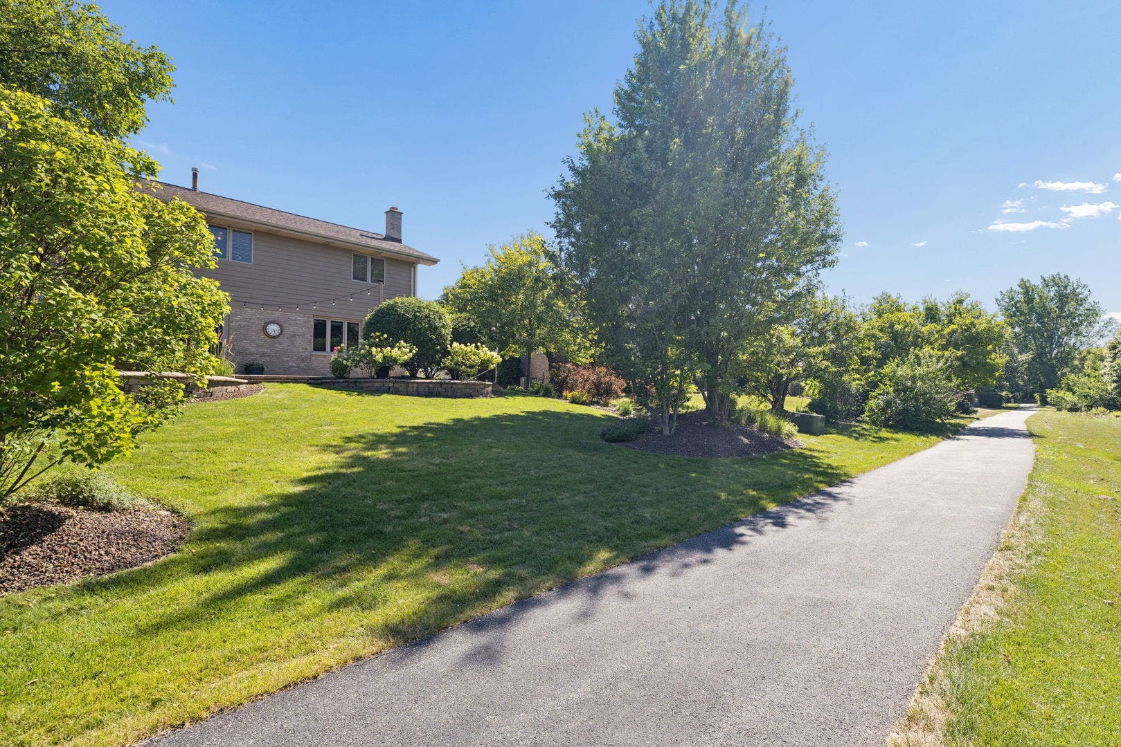 8130 Edgebrook Lane, Tinley Park, IL 60487 8130 Edgebrook Lane, Tinley Park, IL 60487
