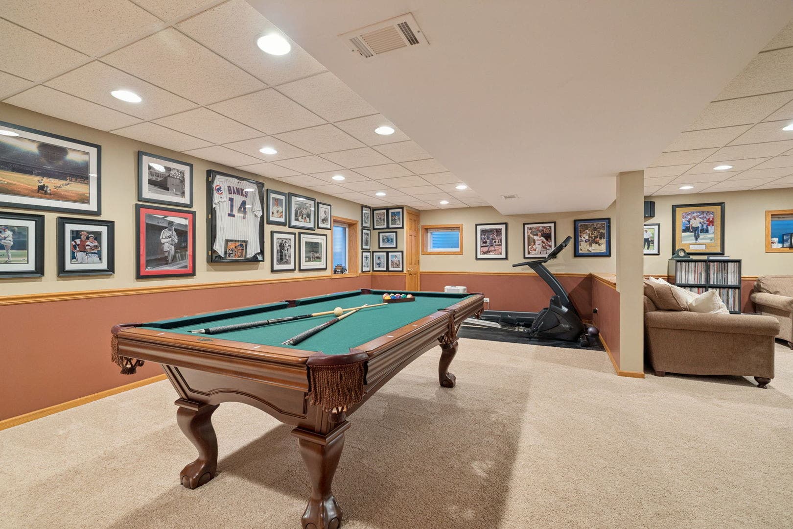 8130 Edgebrook Lane, Tinley Park, IL 60487 8130 Edgebrook Lane, Tinley Park, IL 60487