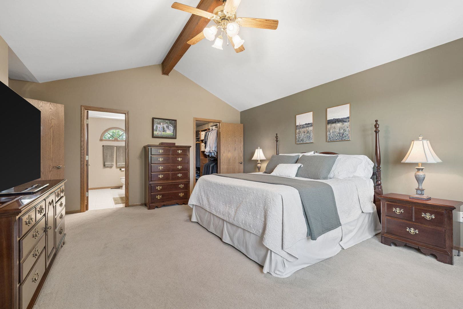 8130 Edgebrook Lane, Tinley Park, IL 60487 8130 Edgebrook Lane, Tinley Park, IL 60487