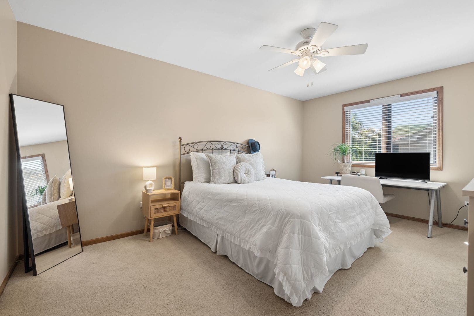 8130 Edgebrook Lane, Tinley Park, IL 60487 8130 Edgebrook Lane, Tinley Park, IL 60487