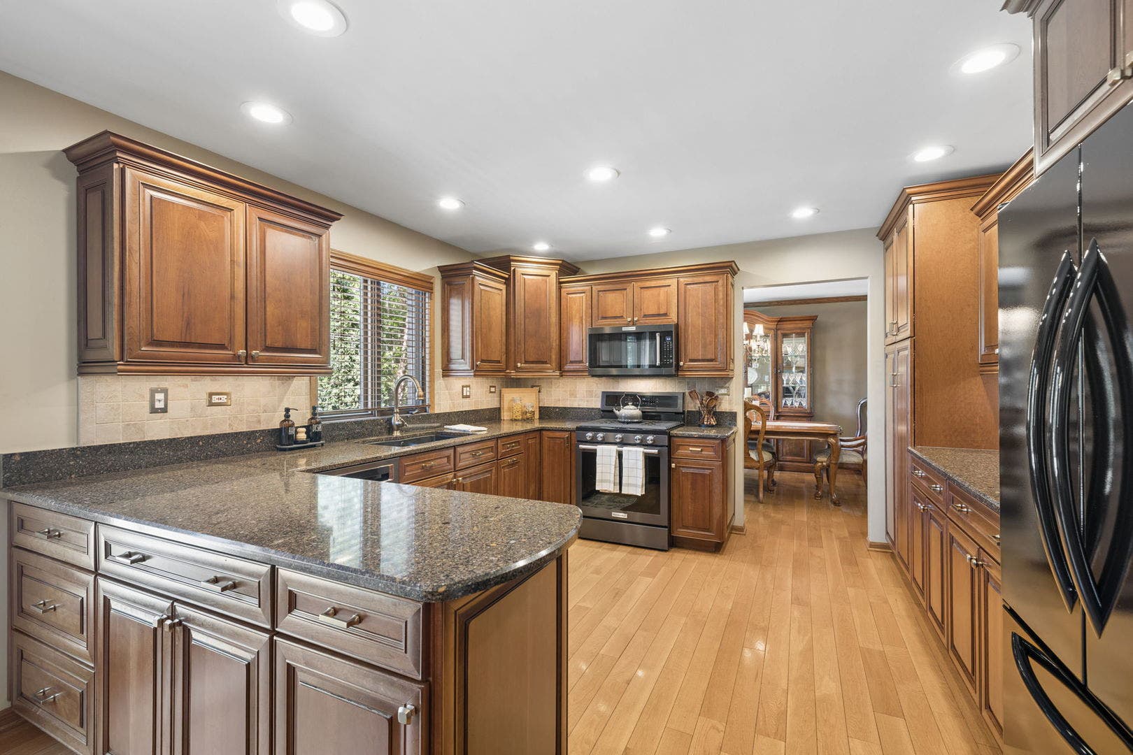 8130 Edgebrook Lane, Tinley Park, IL 60487 8130 Edgebrook Lane, Tinley Park, IL 60487