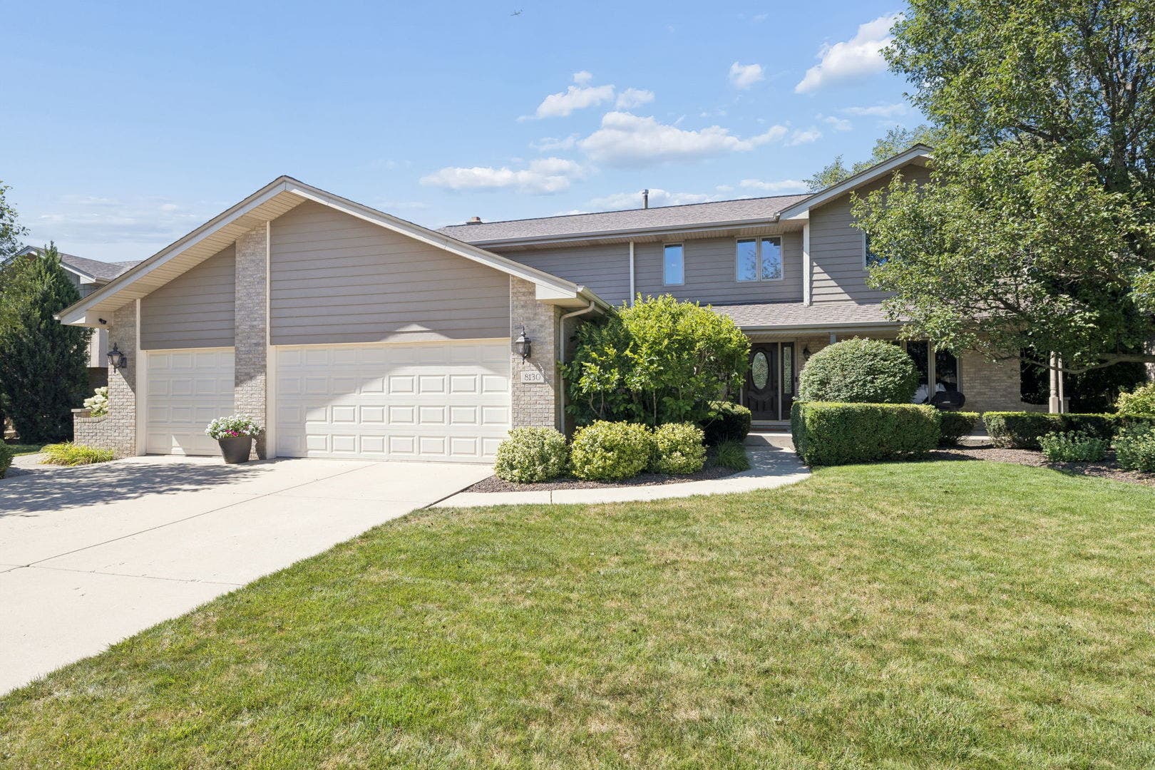 8130 Edgebrook Lane, Tinley Park, IL 60487 8130 Edgebrook Lane, Tinley Park, IL 60487