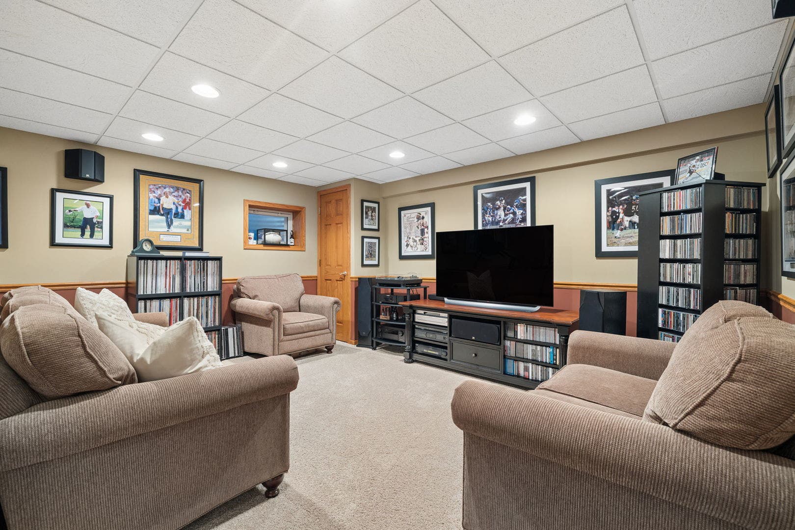 8130 Edgebrook Lane, Tinley Park, IL 60487 8130 Edgebrook Lane, Tinley Park, IL 60487