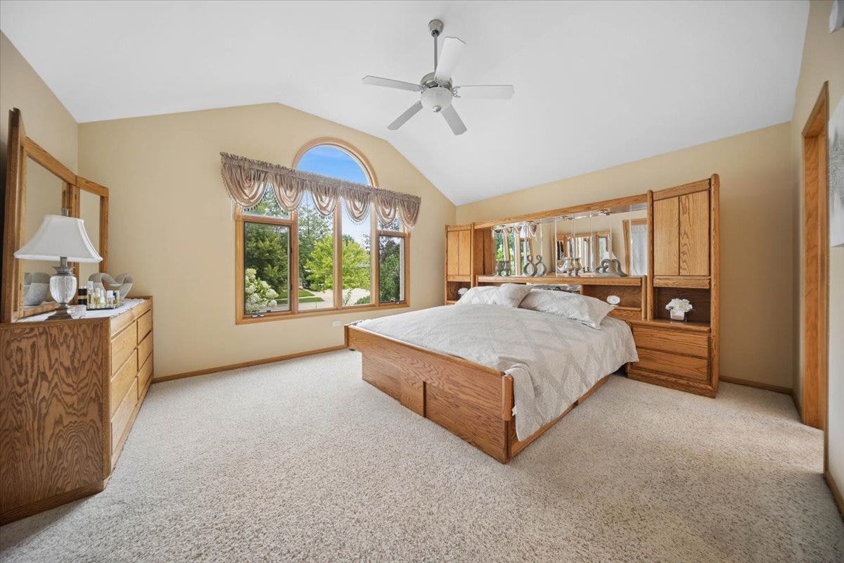 18220 Hidden Valley Cove, Orland Park, IL 60467