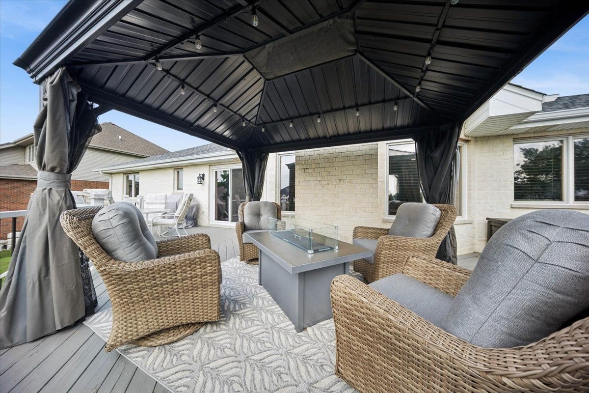 18220 Hidden Valley Cove, Orland Park, IL 60467