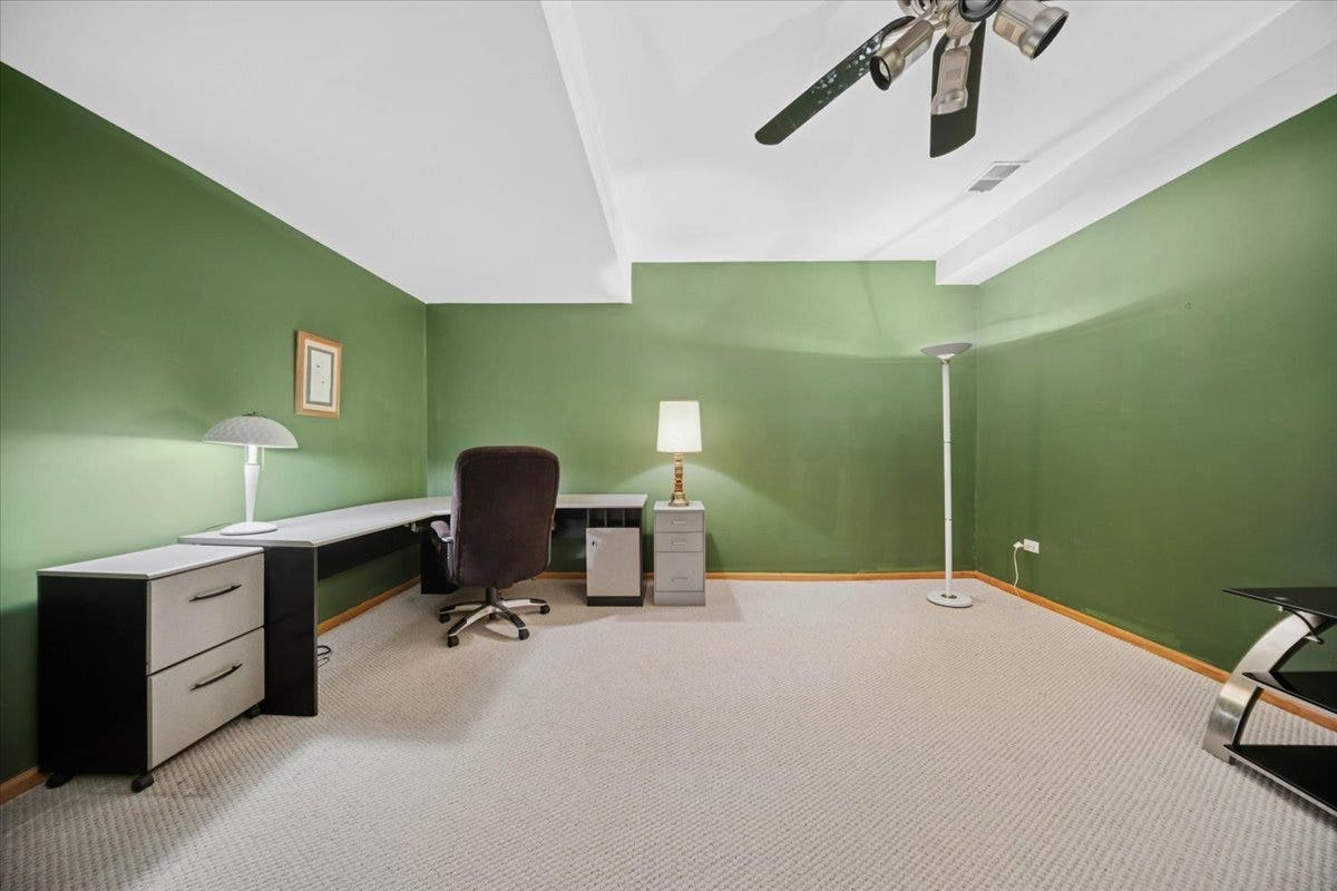 18220 Hidden Valley Cove, Orland Park, IL 60467