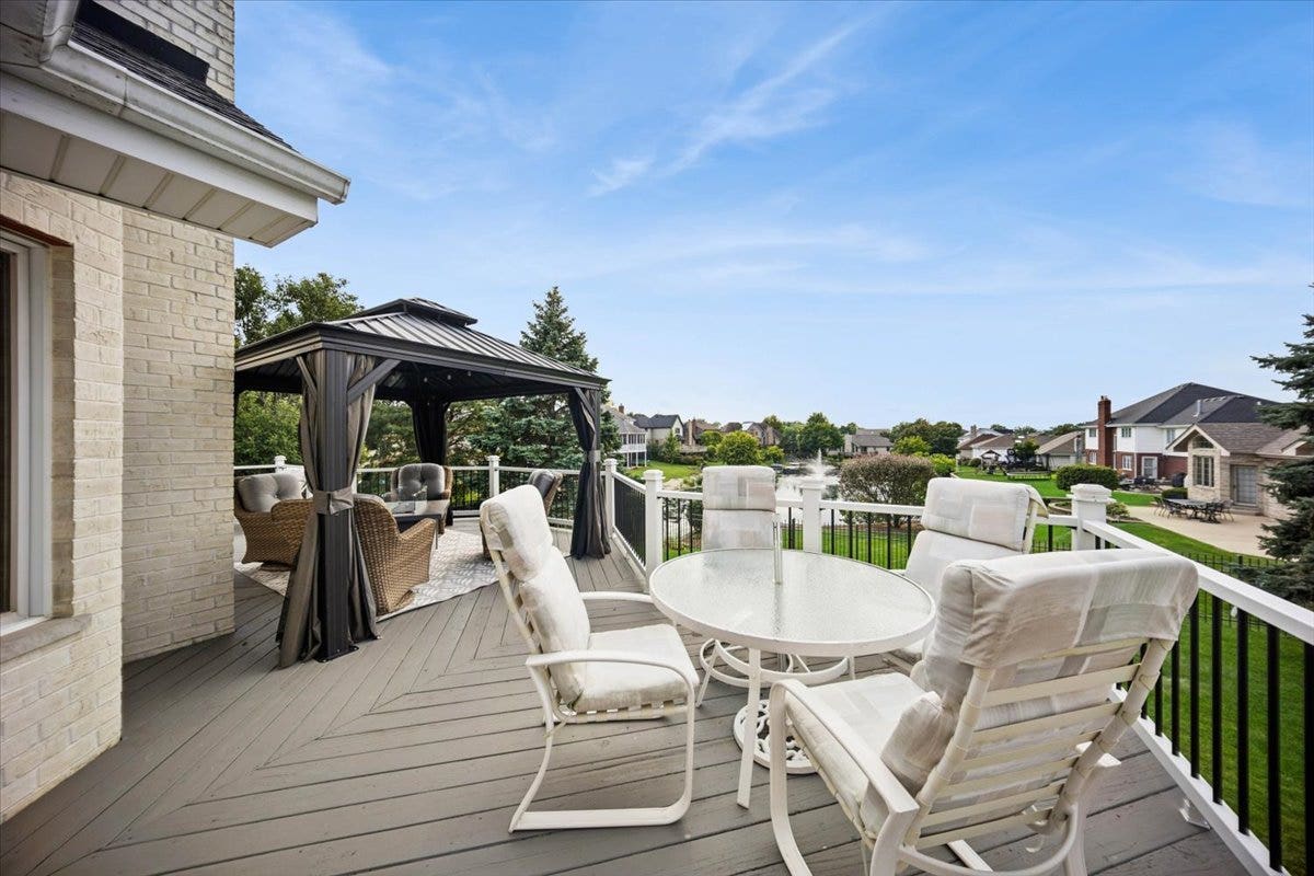18220 Hidden Valley Cove, Orland Park, IL 60467